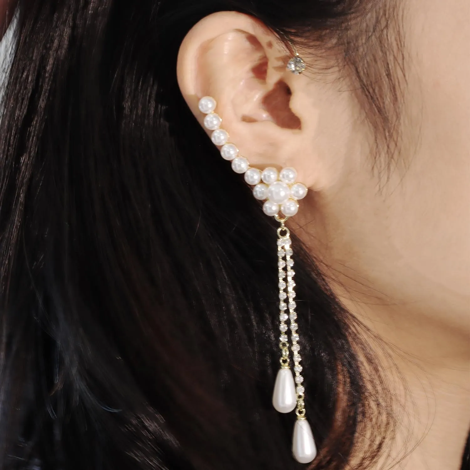 2Pcs Pearls Ear Cuffs Earrings Bohemia Rhinestone Flower Pearls Tassel Non-Pierced Cartilage Climber Ear Wrap Earrings Elegant Around Fake Earrings for Women and Girls