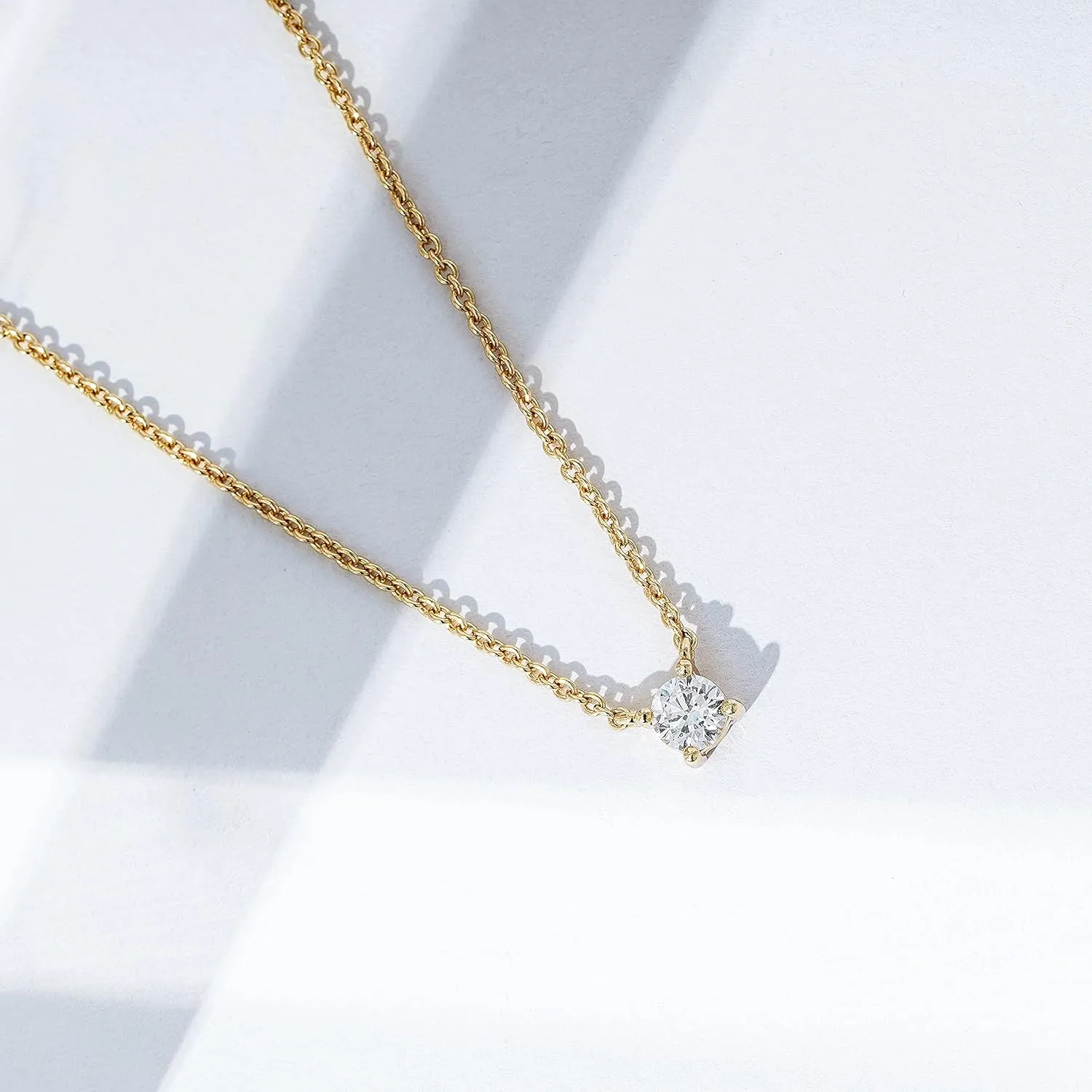 Amazon Essentials Necklace for Women, 14K Brass Chain with Cubic Zirconia Solitaire Pendant