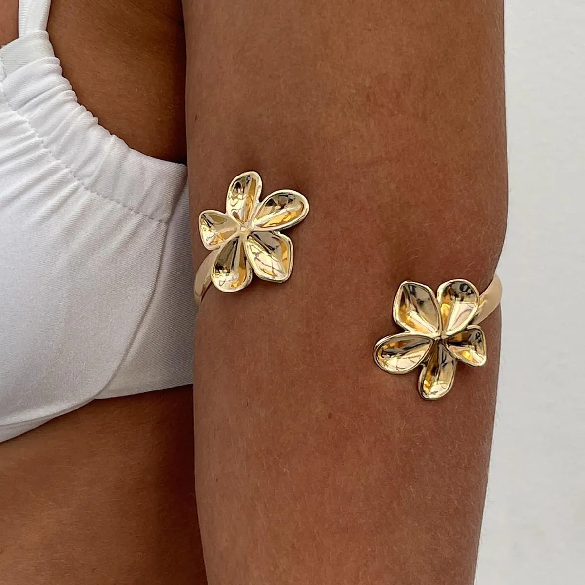 Arm Cuff Layered Bracelet Adjustable Leaf Flower Starfish Upper Arm Cuff Bangle Jewelry Gold Plated Bracelet Ring Set for Women Boho Summer Beach Essentials