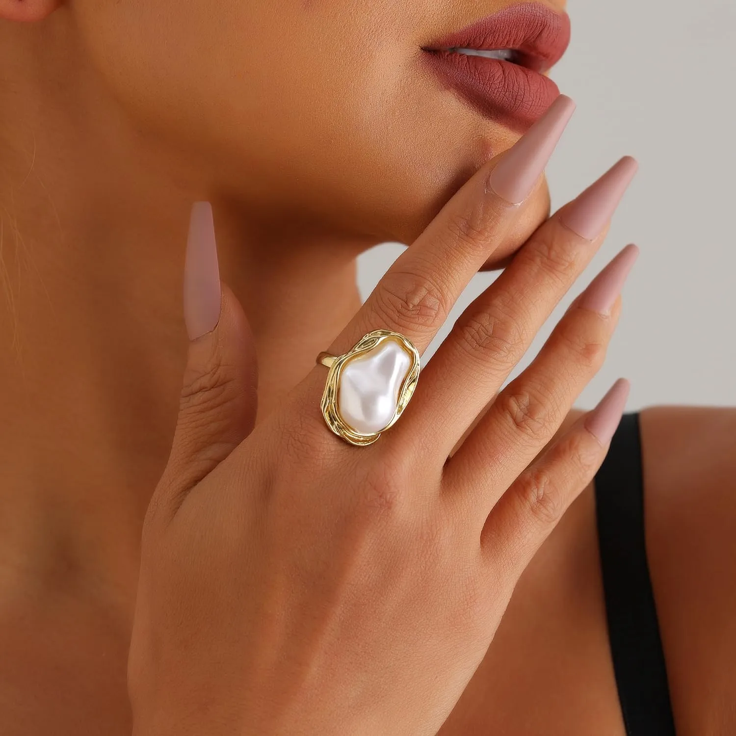 Baroque Pearl Ring for Women - Adjustable Irregularity Statement Ring - Vintage White Big Faux Pearl Finger Ring - Fashion Wedding Jewelry