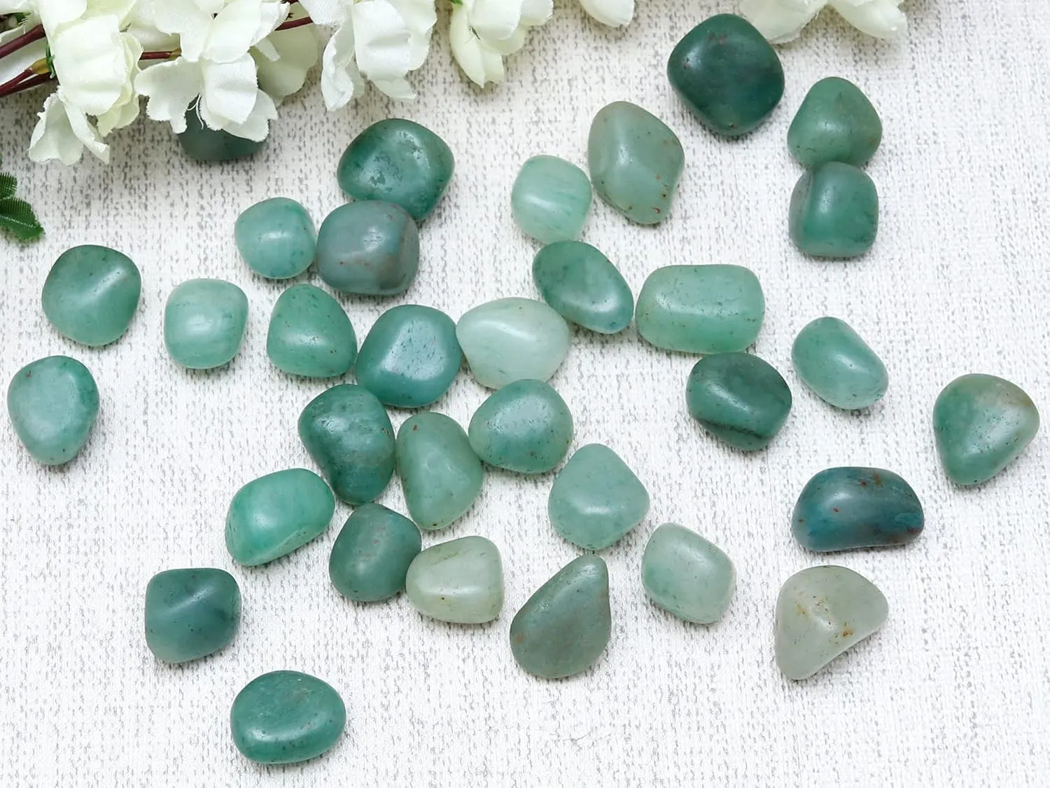 BEZAVO Green Jade Healing Crystals Stones Set Tumbled Stones and Crystals Bulk for Healing, Reiki, Meditation, Witchcraft Crystals Gemstone for Jewelry Making and Spiritual Home Decor 20-25 mm, 1LB