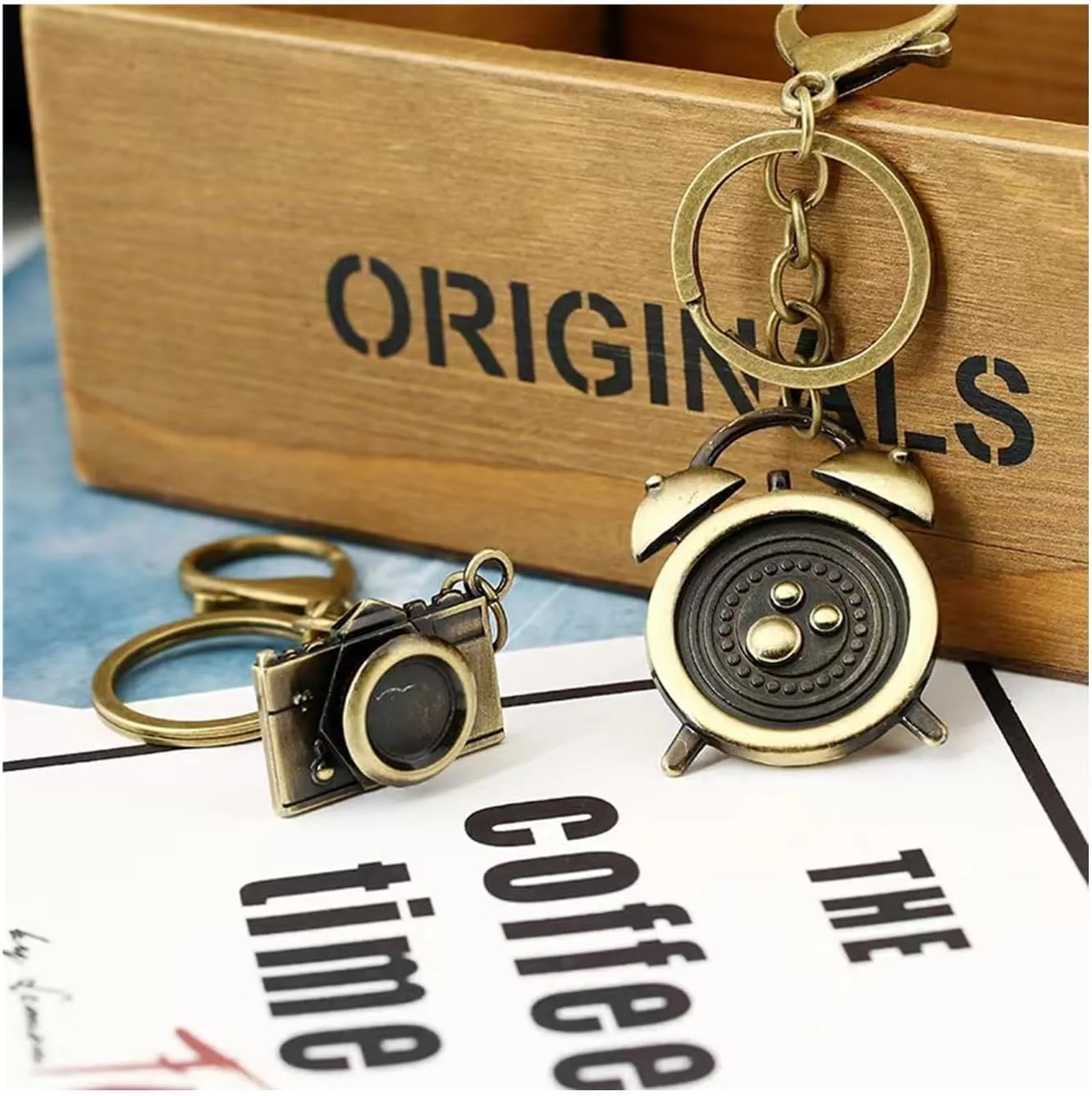 Bronze Keychain Delicate Keychain for Men and Women Keyring Can Be Used as A Festive Birthday Gift Prize