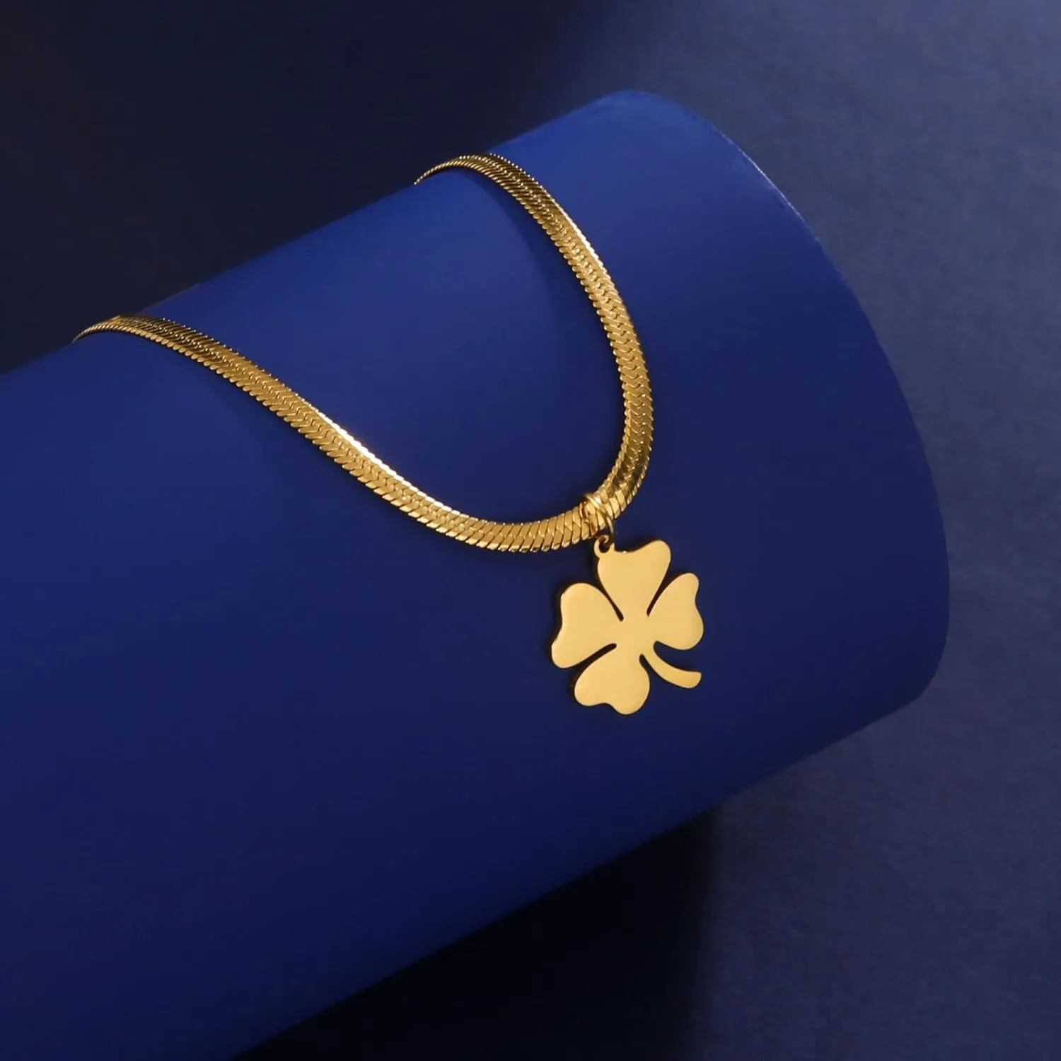 Celtic Good Luck Four Leaf Clover Necklace Irish Shamrock Shape Lucky Charm Pendant Protection Amulet Jewelry For Women Teen