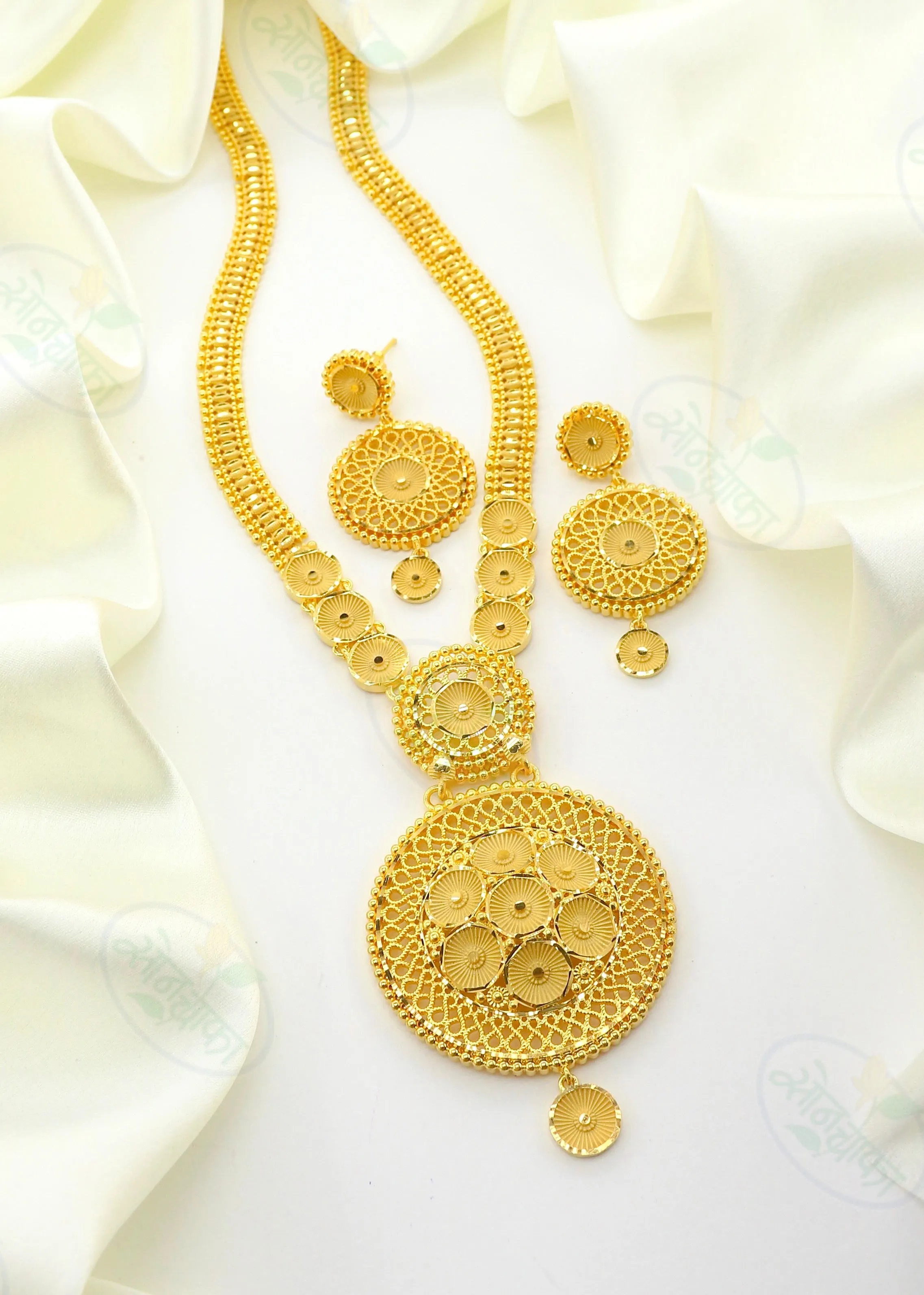 CLASSY CIRCLE DESIGNER NECKLACE