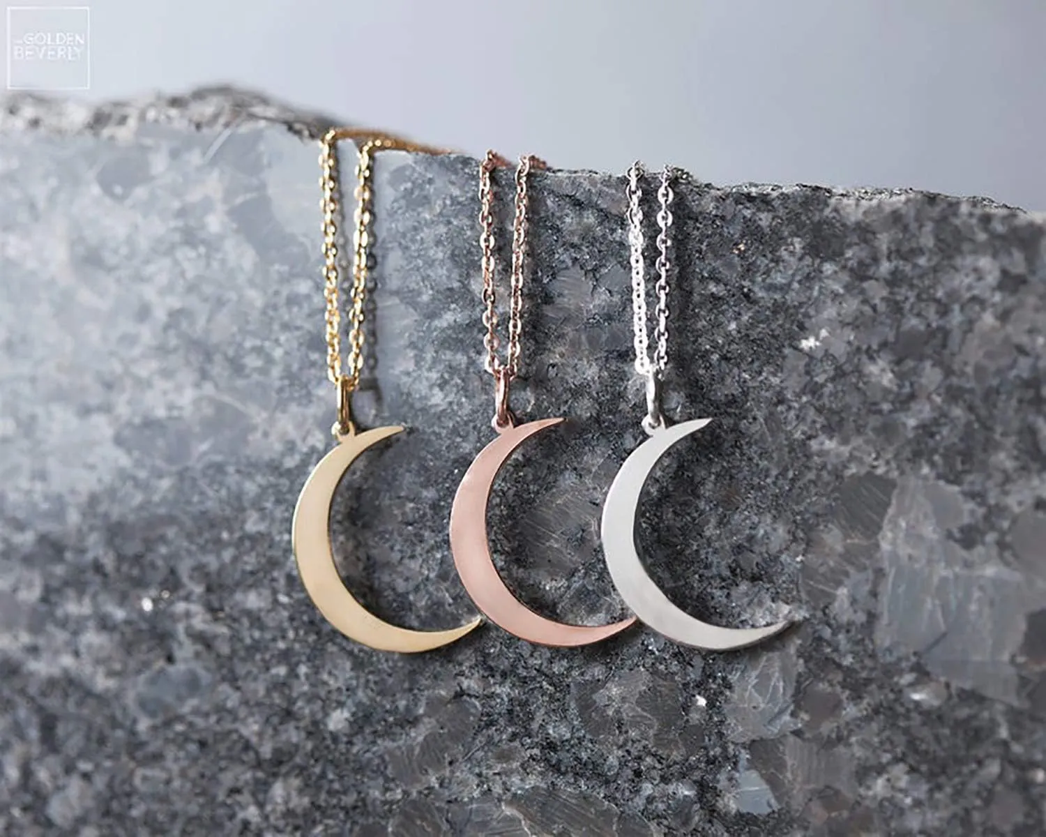 Crescent Moon Necklace 18K Gold Plated Stainless Steel Crescent Moon Pendant Necklace Delicate Dainty Crescent Necklace for Women
