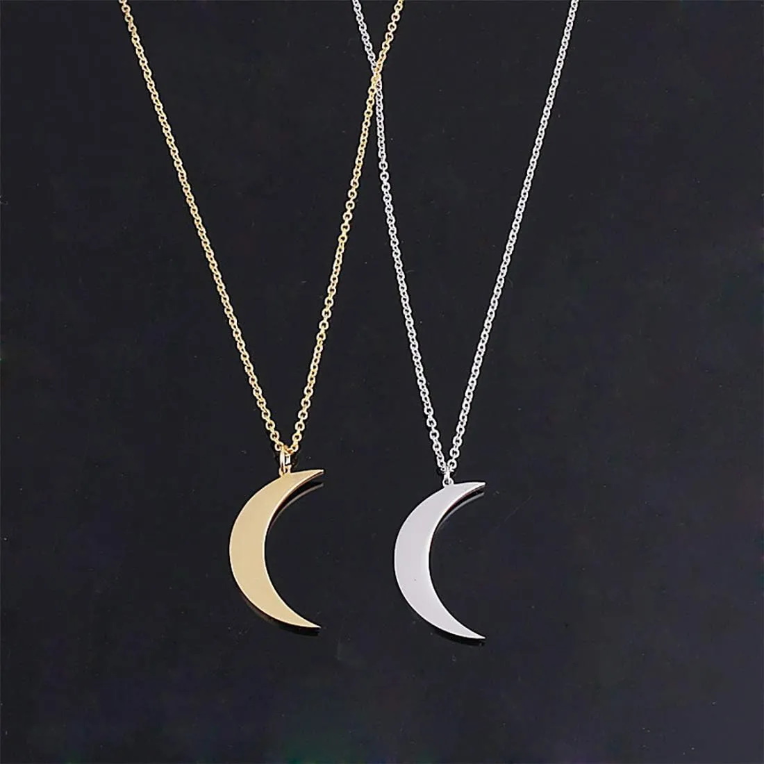 Crescent Moon Necklace 18K Gold Plated Stainless Steel Crescent Moon Pendant Necklace Delicate Dainty Crescent Necklace for Women