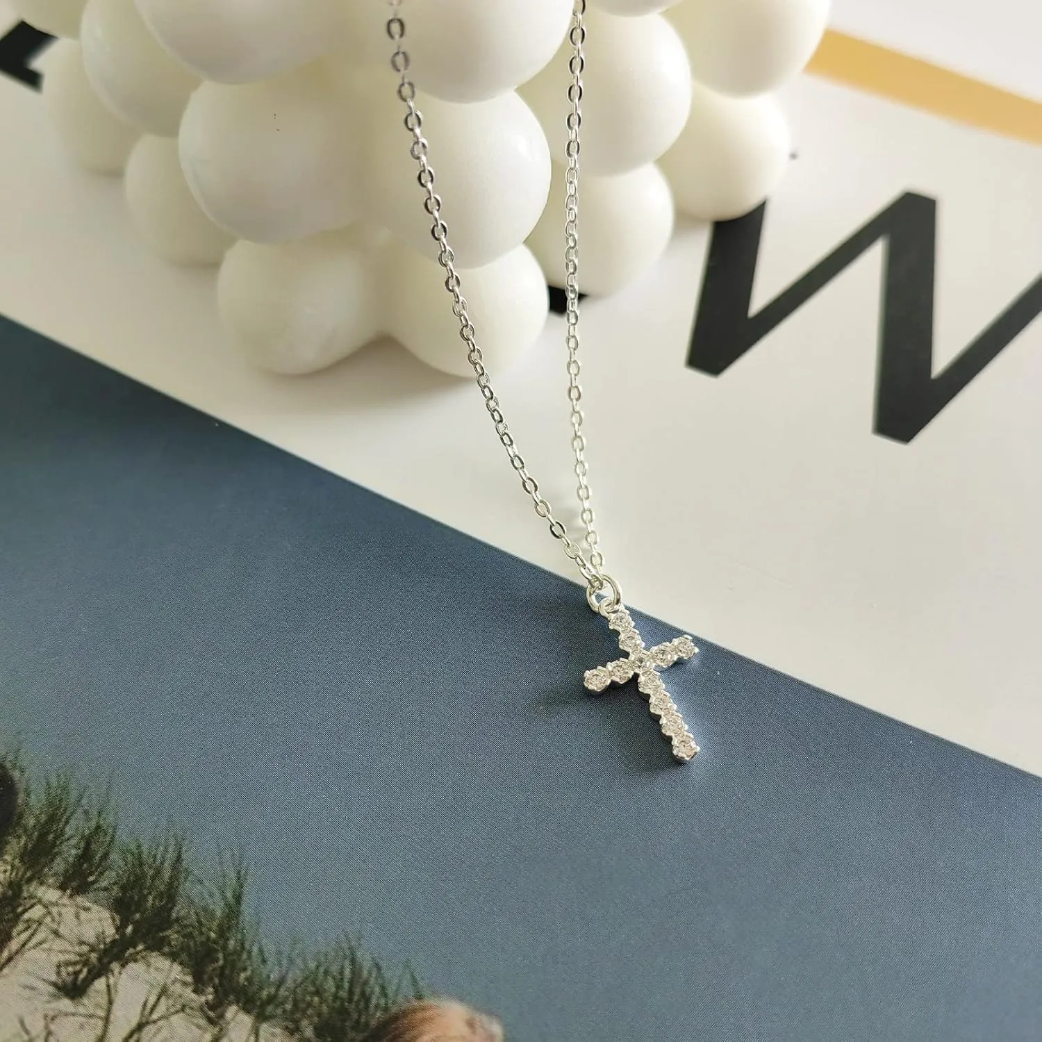 Cross Necklace for Women, Dainty 18K Gold Plated Small Cross Pendant Necklace Simple Gold Cross Necklaces for Women Trendy Gold Jewelry for Women Gift