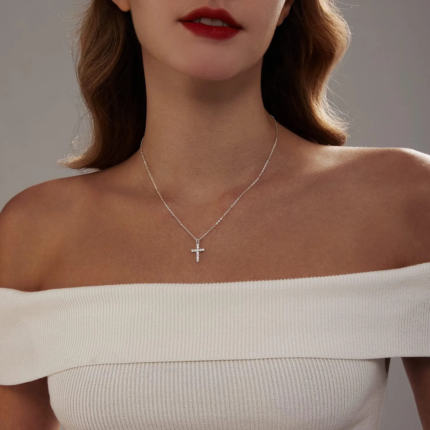 Cross Necklace for Women, Dainty 18K Gold Plated Small Cross Pendant Necklace Simple Gold Cross Necklaces for Women Trendy Gold Jewelry for Women Gift