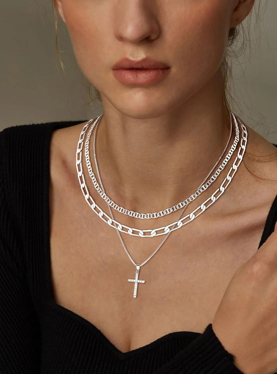 Cross Necklace for Women Silver/Gold Plated Cross Necklace Dainty Small Cross Pendant Necklace Minimalist Cross Chain Choker Jewelry
