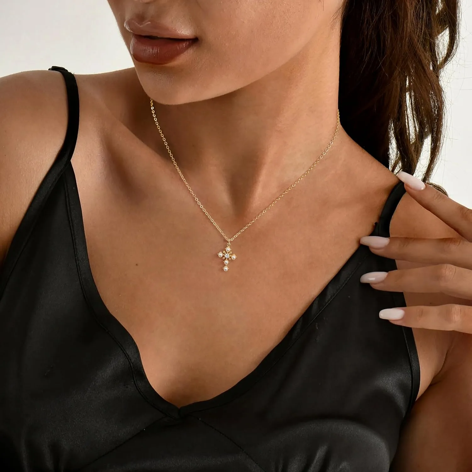 Cross Necklace for Women Trendy,Dainty 14K Gold Plated Cross Pendant Cute Choker Necklace Simple Sideway Cross Necklaces for Women Gold Jewelry Baptism Gifts