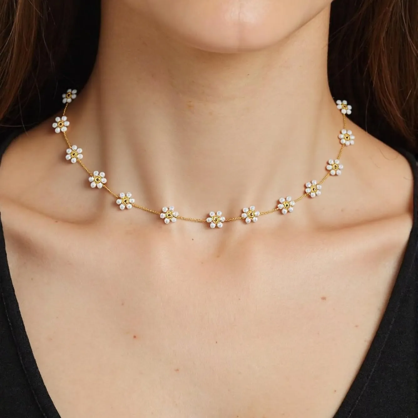 Daisy Flower Pearl Necklace for Women Dainty 14K Gold Handmade Pearl Beads Choker Necklace Summer Daisy Jewelry Gifts