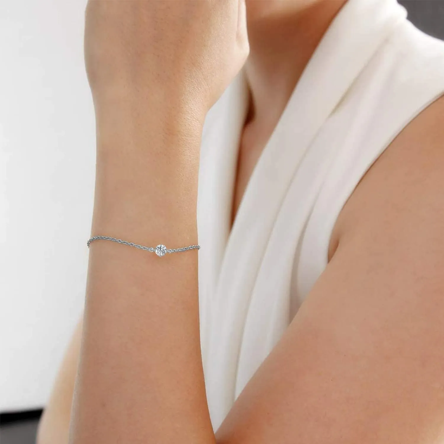 DHQH Bridesmaids Gift Set of 6 or 4 Bridesmaid Bracelet 18K Gold Plated Knot Bracelet I Couldnt Tie a Knot Without You Wedding Bridesmaid Proposal Bracelets Jewelry Gifts for Women