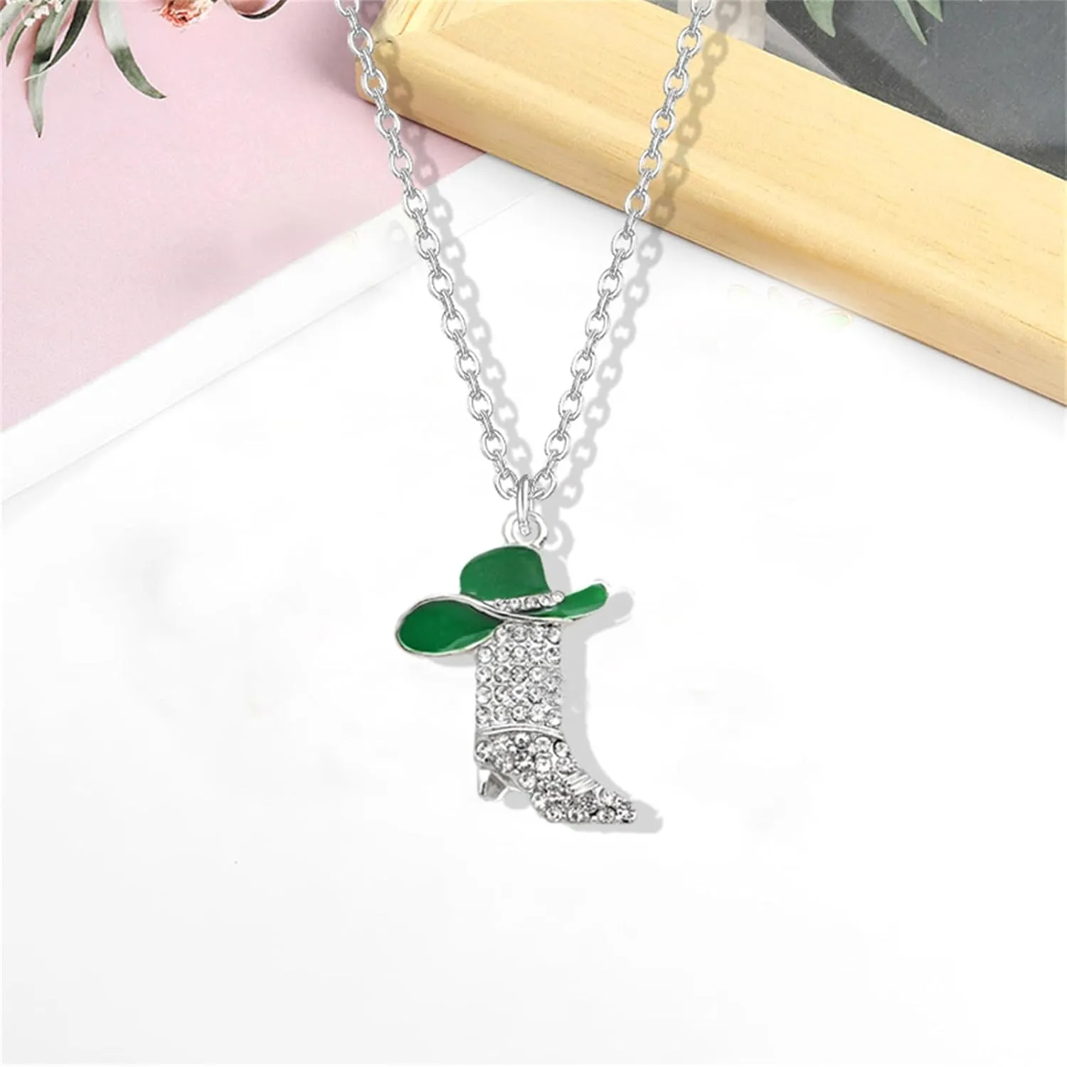 Dreuyet Charm Cowgirl Boots Pendant Necklace for Women Dainty Luck Rhinestones Enamel Western Boots Necklaces Vintage Boho Hat Choker Necklace Western Style Jewelry Gifts