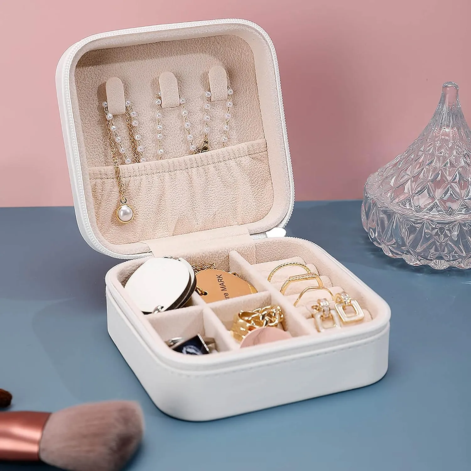 Easter Cross Travel Jewelry Case,easter Eggs Small Jewelry Box Jewelry Organizer Portable PU Leather Mini Jewelry Case for Girls Womens Earring Necklace Rings Bracelet