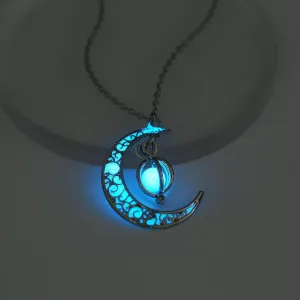 EEQQBZ Glowing crescent moon fairy necklace for women or men - Enchanting luminous moon charm - Moon magical glow jewelry in the dark necklaces