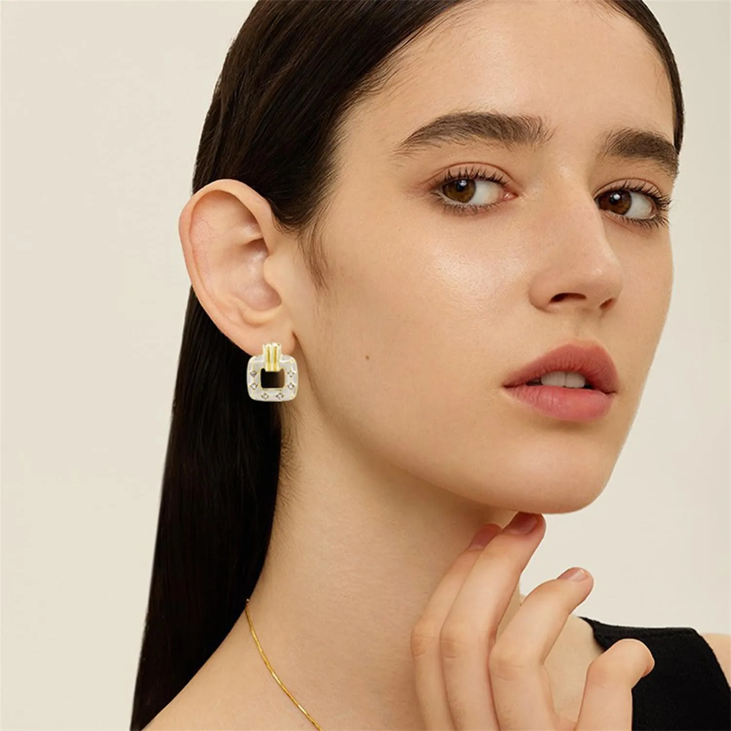 Elegant 60s 70s Vintage Black And White Grid Dangle Drop Earrings for Women 14K Gold Plated Dangle Earrings Bar Birthday Party Jewelry