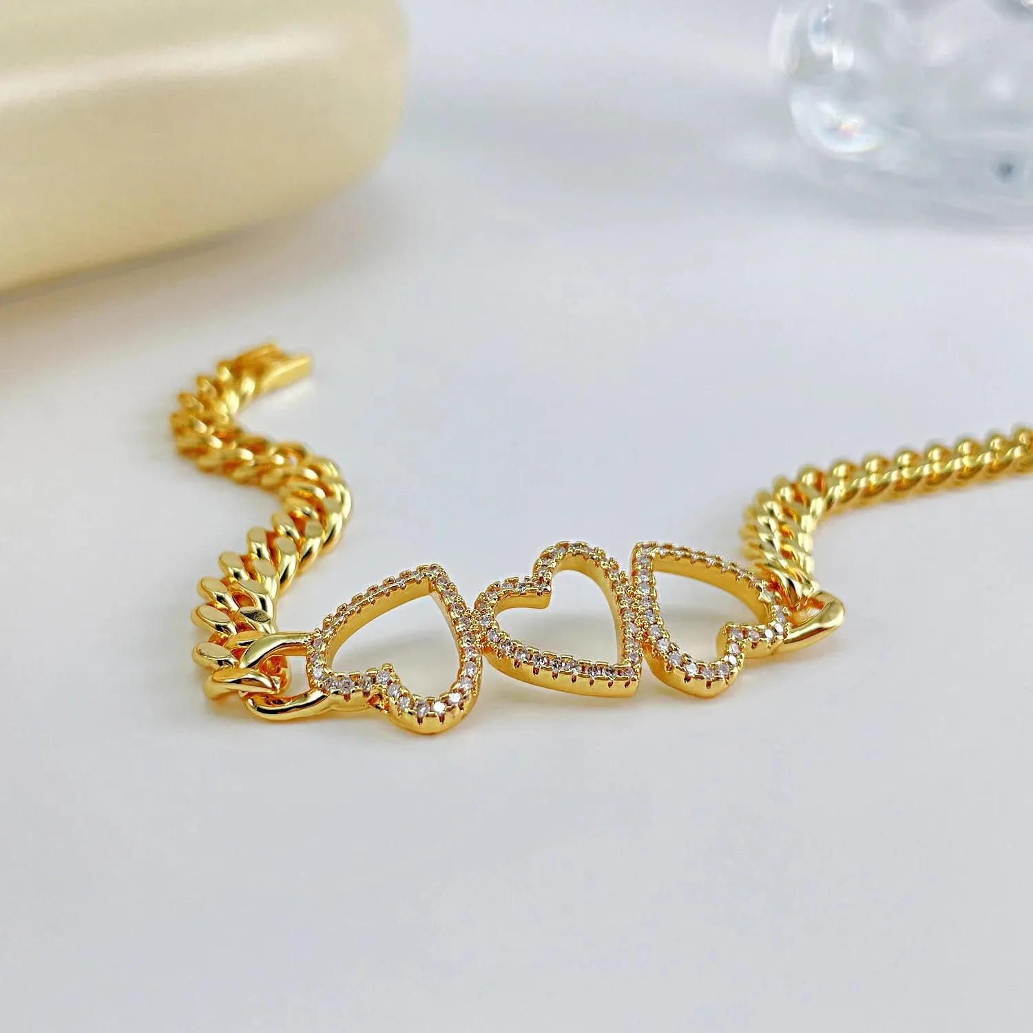 Elegant Heart-Shaped Bracelet for Women | Romantic Gift Bracelet, Dainty Heart Jewelry, Thoughtful Anniversary, Birthday, Holidays or Friendship Gift | Stylish Accessory for Her - Perfect for Any Occasion!