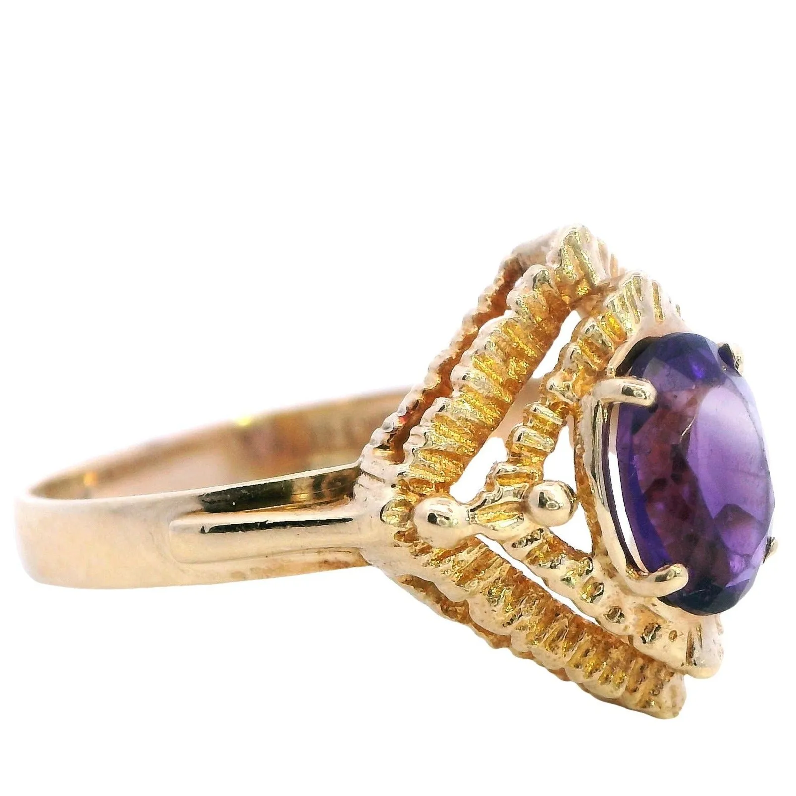 Enchanting 9ct Yellow Gold Oval Amethyst Ring