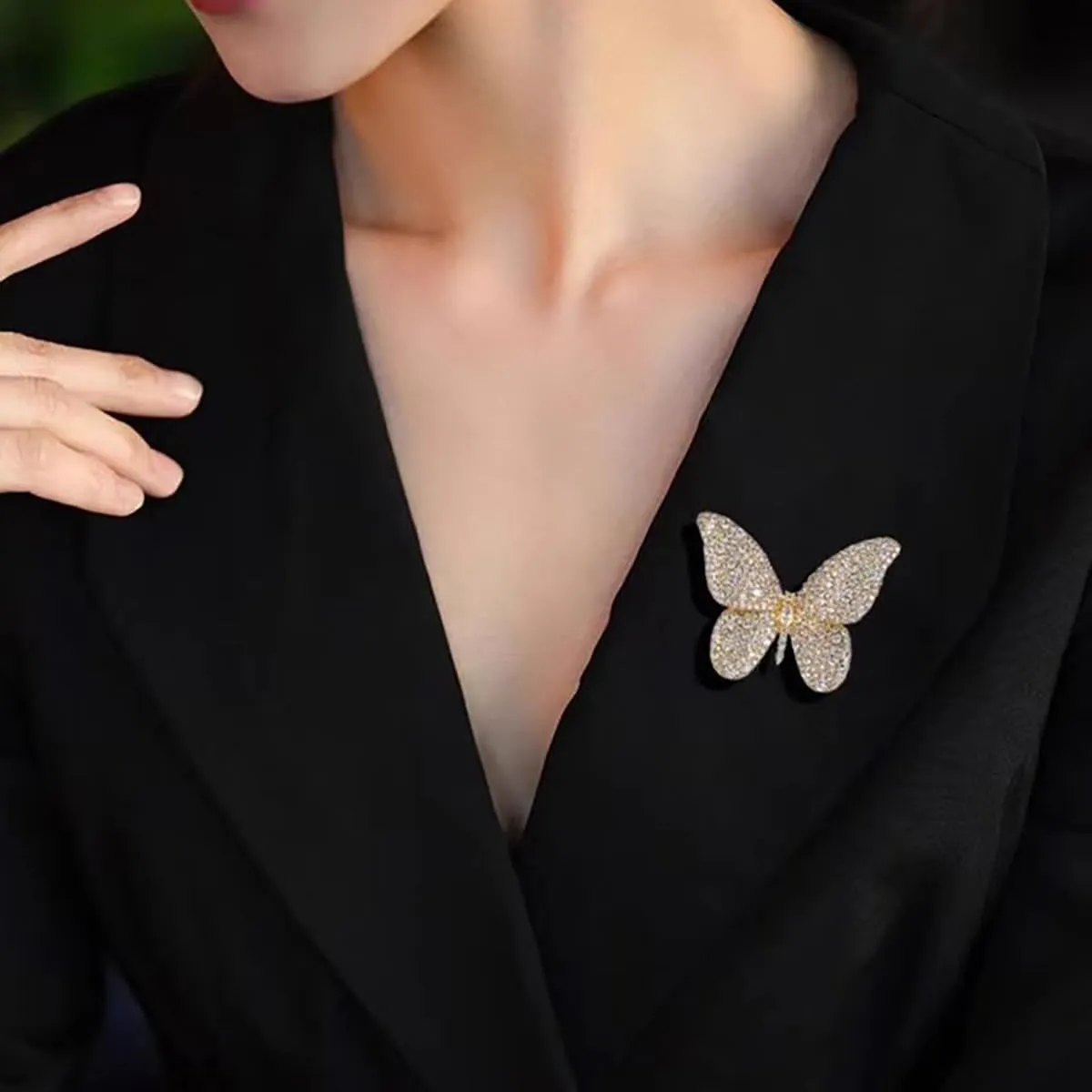 Fashion Butterfly Rhinestone Brooch Pin for Women Silver Gold Plated Clear Crystal Cluster Cartoon Animal CZ Brooches Lapel Pins Badge Dress Accessories Unisex Delicate Holiday Christmas Chic Jewelry Gift