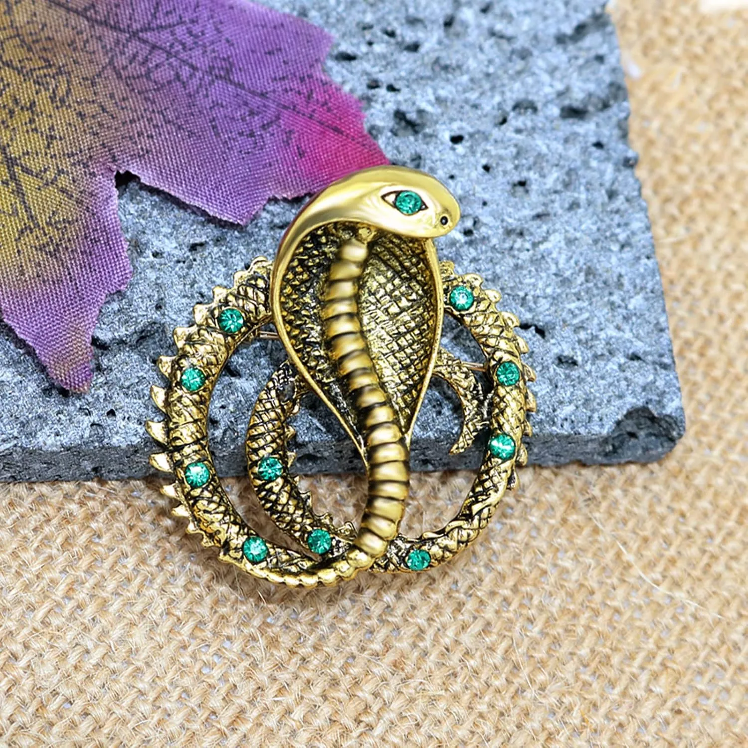 Fashion Enamel Rhinestone Pink Red Dragonfly Brooches Pins Cute Crystal Animal Insect Lapel Pin Brooch Costume Decorate Jewelry for Women Girl