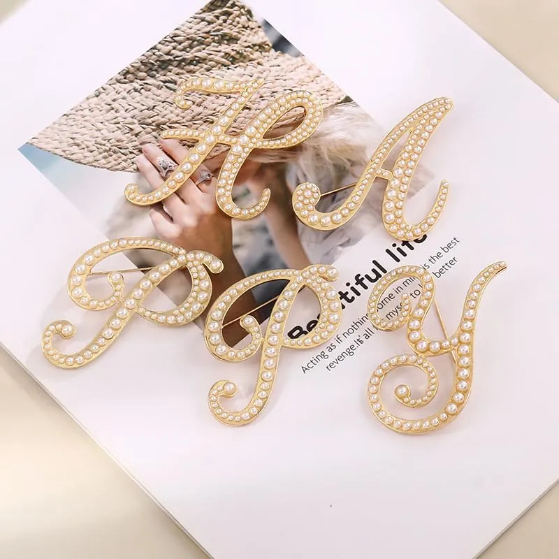 Gold Plated A-Z Letter Brooch Pin for Women Imitation Pearl Initial Brooches Fashion 26 Alphabets Pins Custom Jewelry Gifts