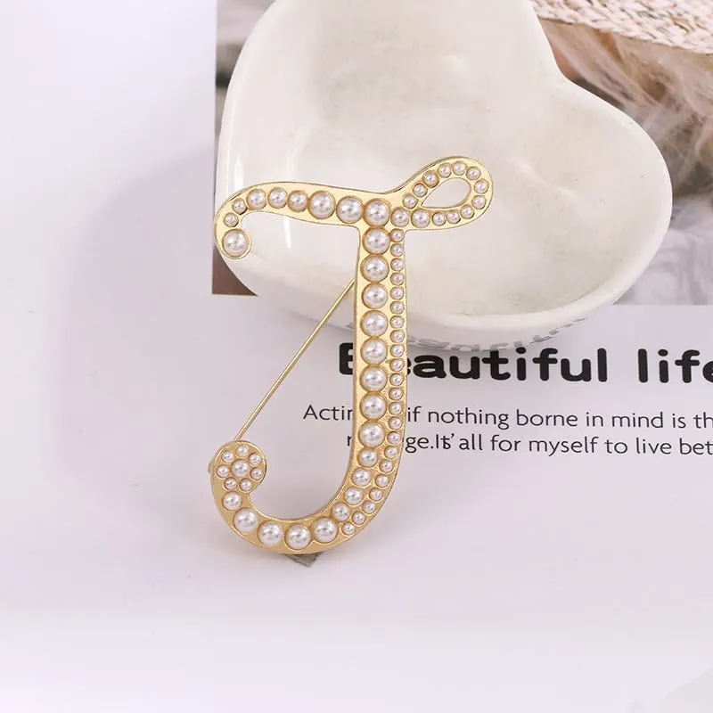 Gold Plated A-Z Letter Brooch Pin for Women Imitation Pearl Initial Brooches Fashion 26 Alphabets Pins Custom Jewelry Gifts