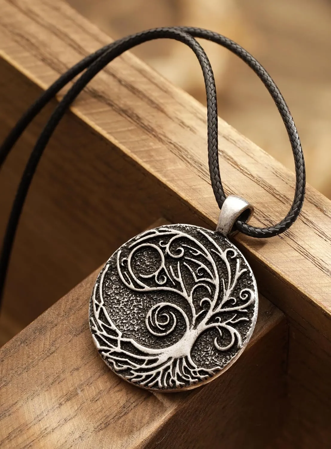 HAQUIL Viking Celtic Wiccan Tree of Life Pendant Necklace, Tree of Life Jewelry Gifts for Men and Women
