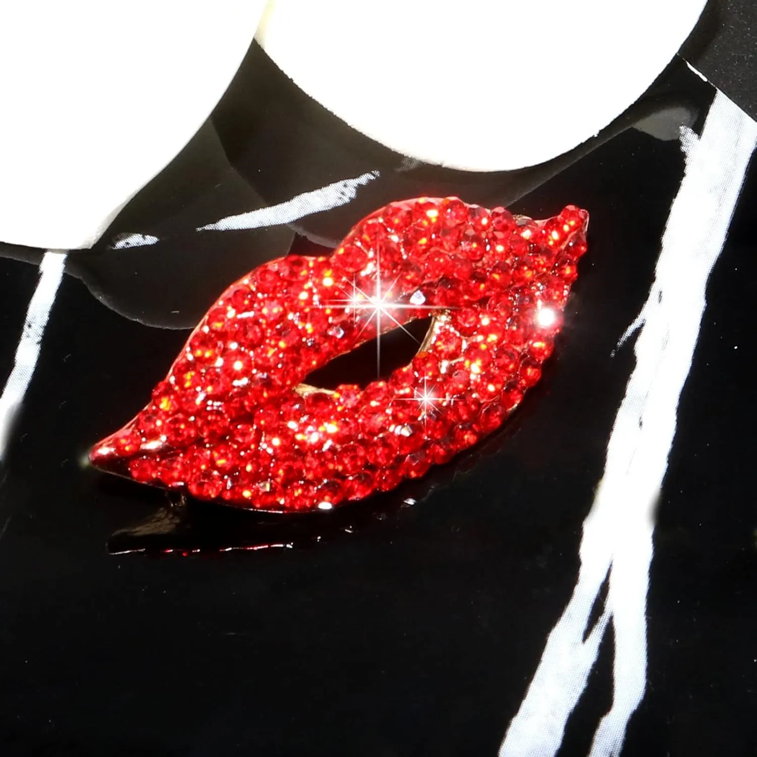 Heart Brooch For Women Cluster Pave Elegant Crystal Love Heart Brooches Pin Wedding Party Clothes Accessories Valentines Gift
