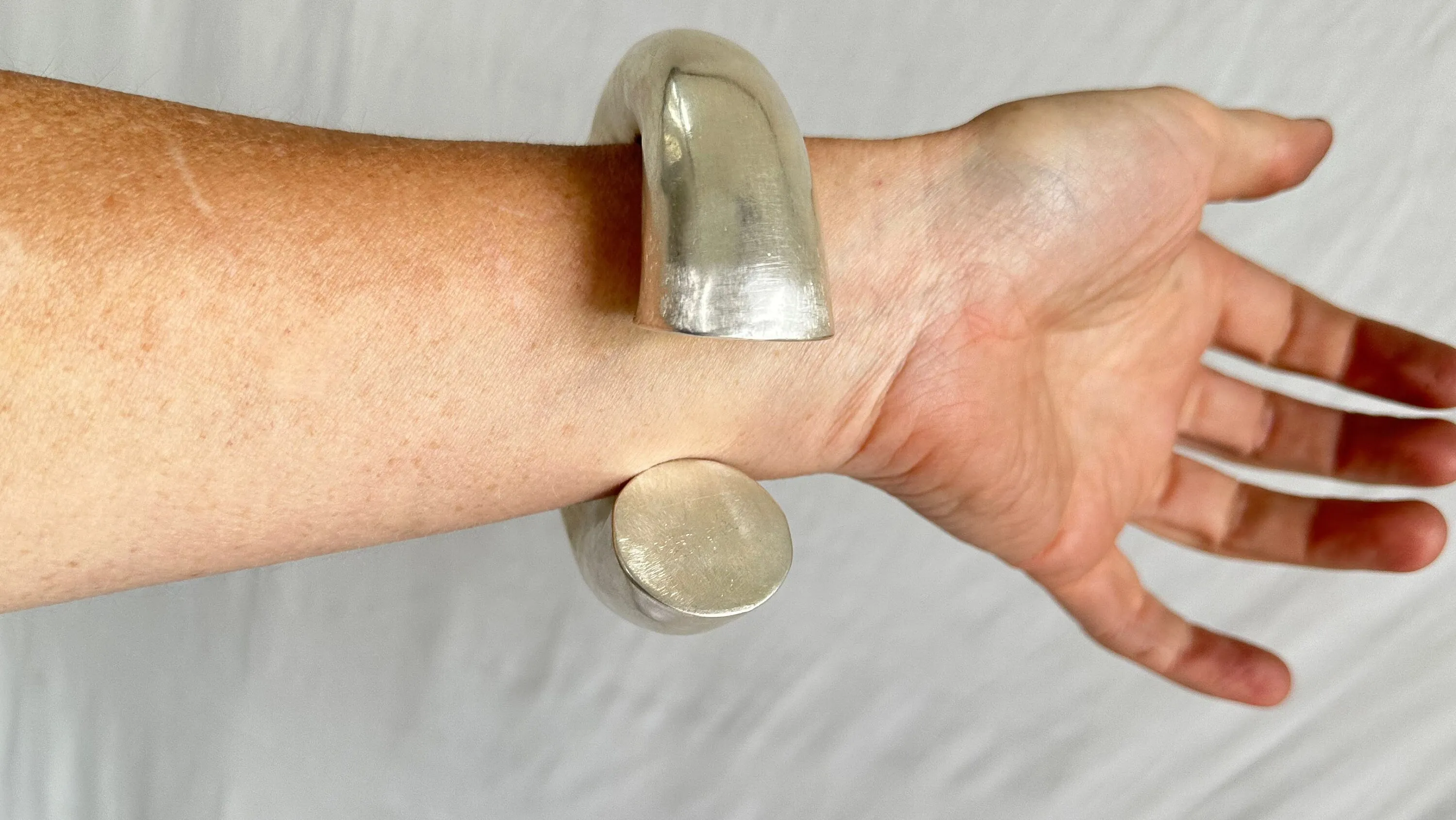 Karen Hill Tribe Silver Bangle. Lovely Shape! 0649
