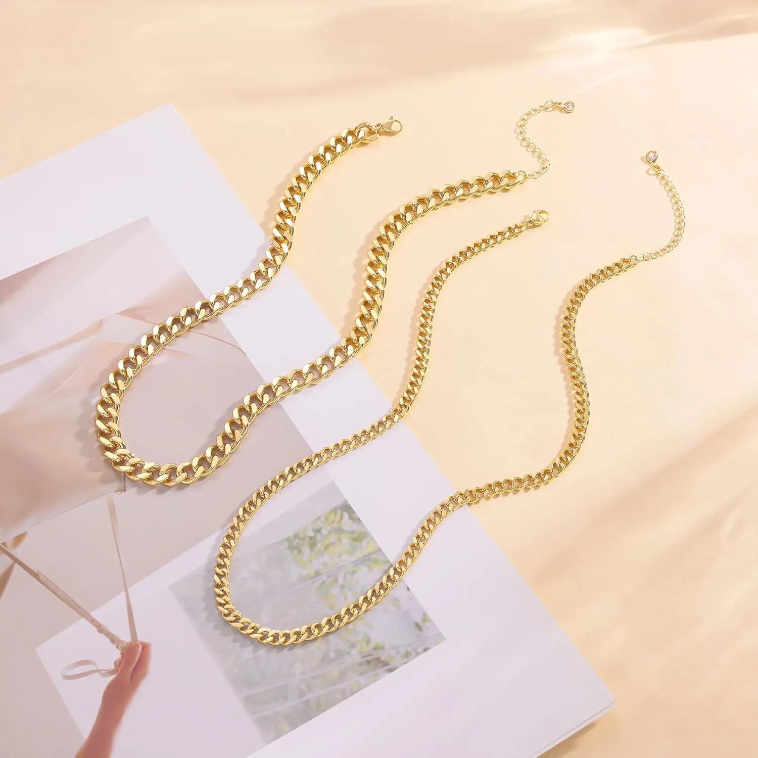 Moodear Gold Necklace for Women 14K Dainty Chunky Gold/Sliver Chain Necklace Cuban Link Paperclip Chain Choker Toggle Clasp Layered Pearl Pendent Necklace for Women Trendy Fashion Jewelry