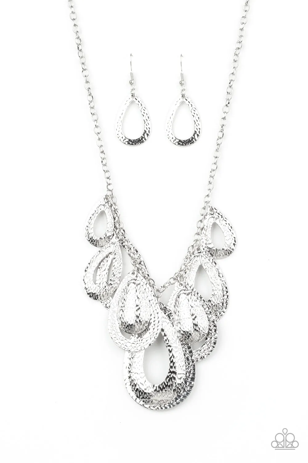 Paparazzi Necklace ~ Teardrop Tempest - Silver