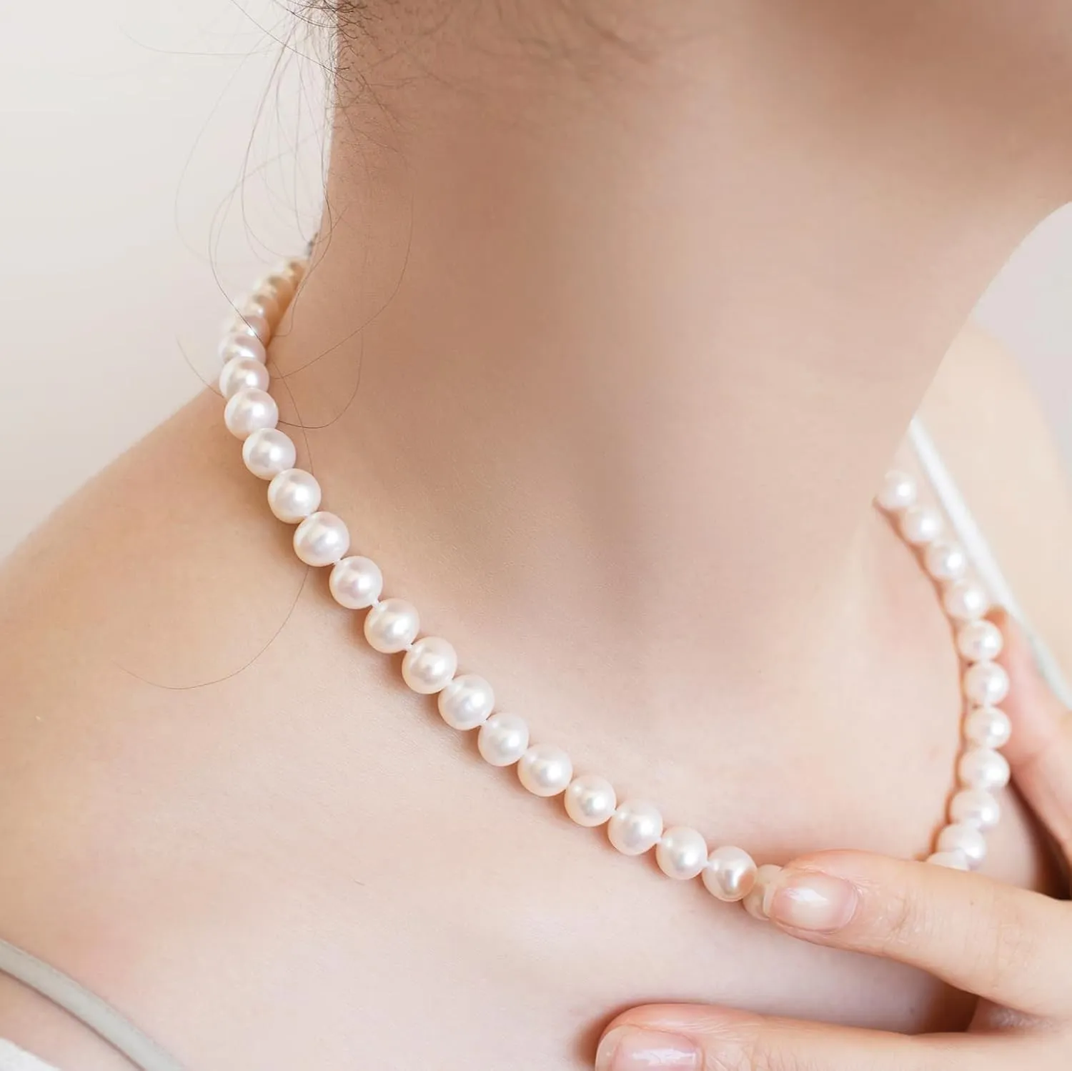 Pearl Necklace for Women Men, Genuine Pearls Strand Necklace Choker, Delicate Costume Pearl Necklace Jewelry Set for Women, Birthday Wedding Holiday Gifts