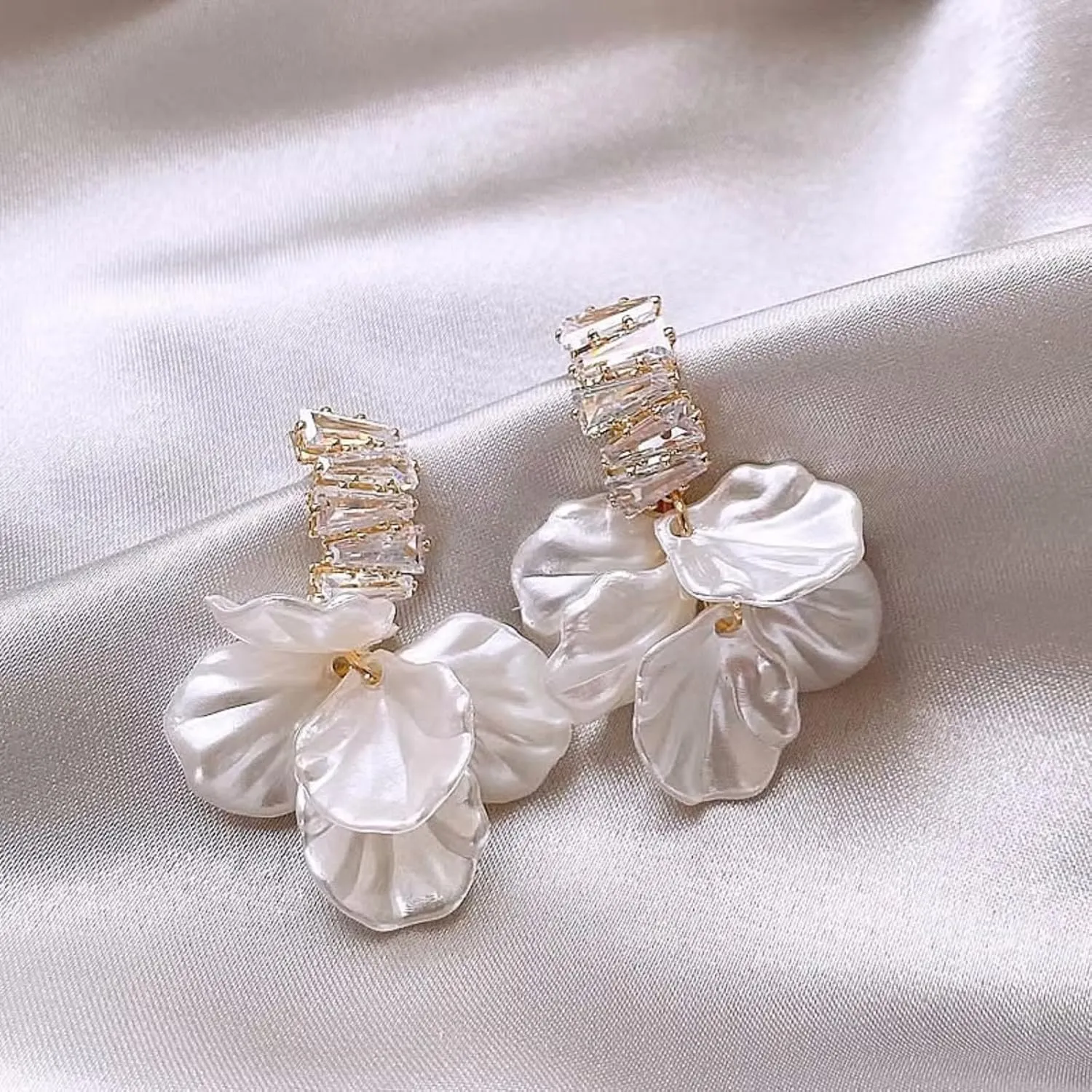 Pearl Shell Earrings Starfish Earring Gold Sea Shell Earring for Women Seashell Beach Earrings Summer Beach Vacation Outfits for Women Trendy Jewelry Gift