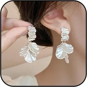 Pearl Shell Earrings Starfish Earring Gold Sea Shell Earring for Women Seashell Beach Earrings Summer Beach Vacation Outfits for Women Trendy Jewelry Gift