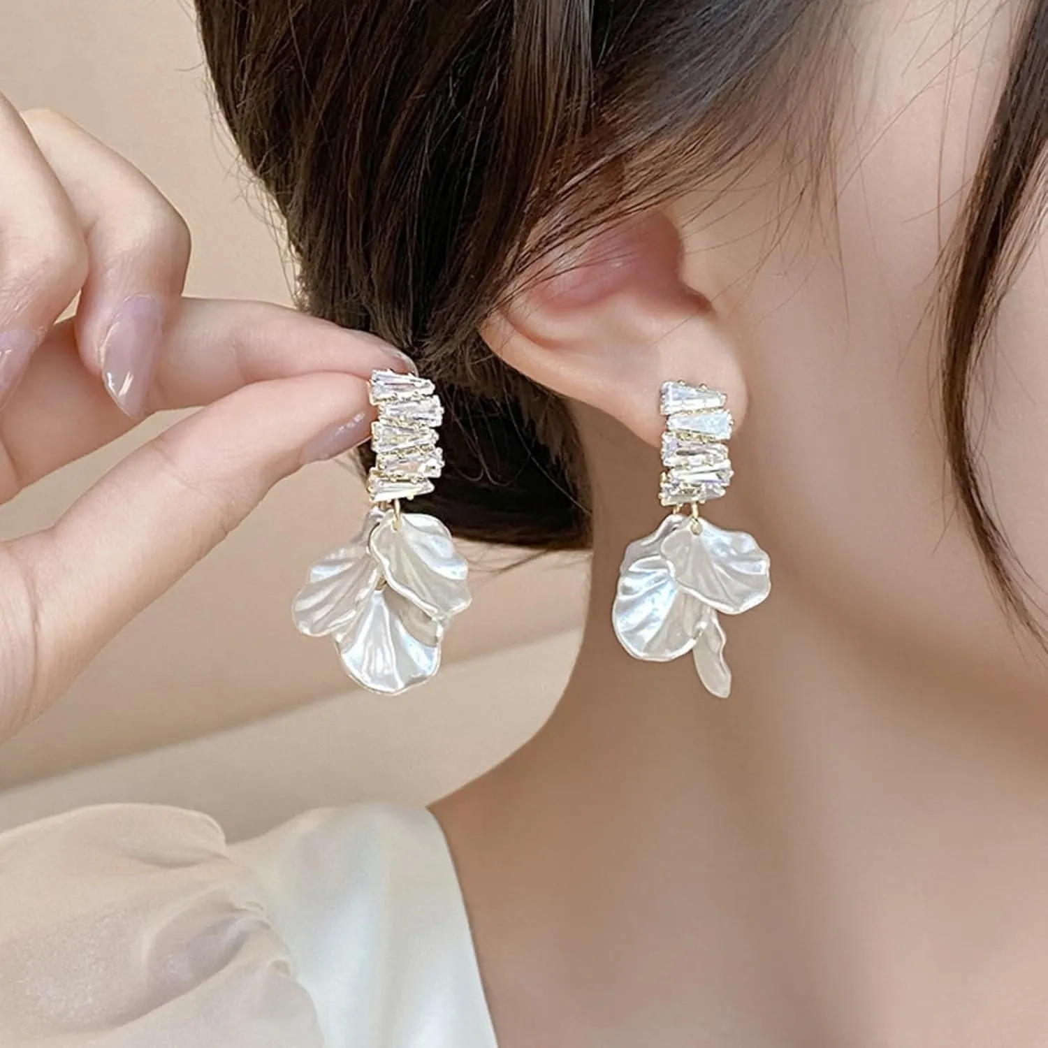 Pearl Shell Earrings Starfish Earring Gold Sea Shell Earring for Women Seashell Beach Earrings Summer Beach Vacation Outfits for Women Trendy Jewelry Gift