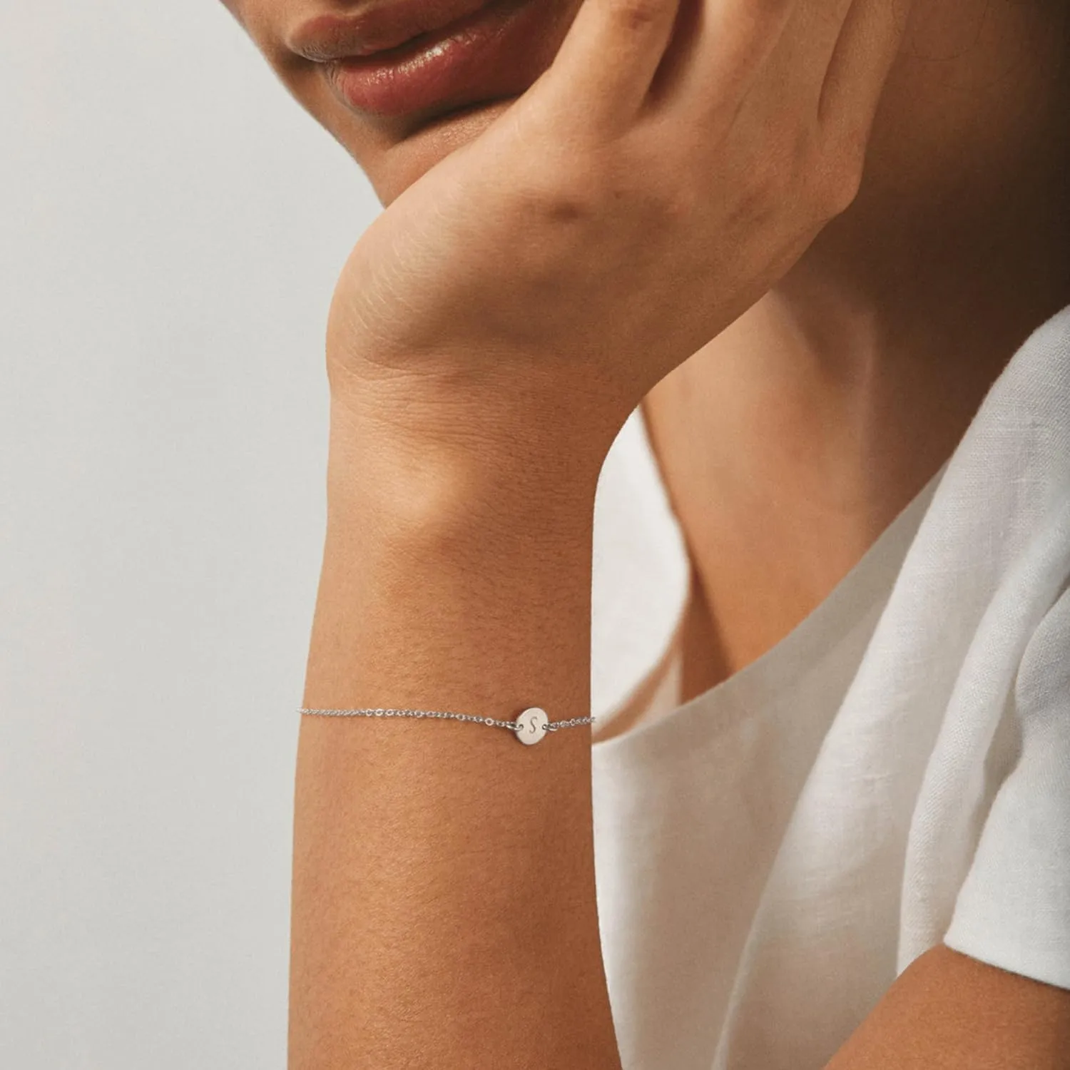 Personalized Initial Bracelet for Women Stainless Steel Letters Bracelet Delicate Coin Dainty Disc Alphabet Charm Bracelet Monogram Name Bracelet