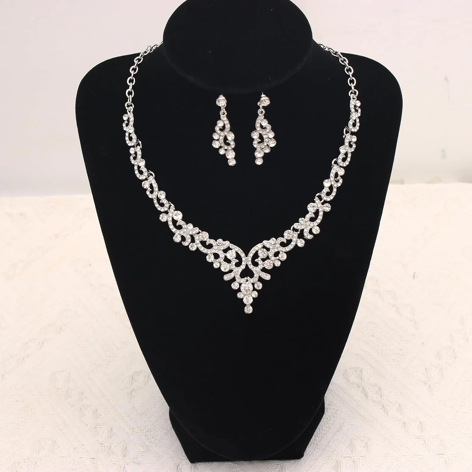QLLYHLH Elegant Wedding Jewelry Set Austrian Crystal Necklace Dangle Earrings Link Bracelet Brides Bridesmaid Prom Costume Party Events Accessories for Woman