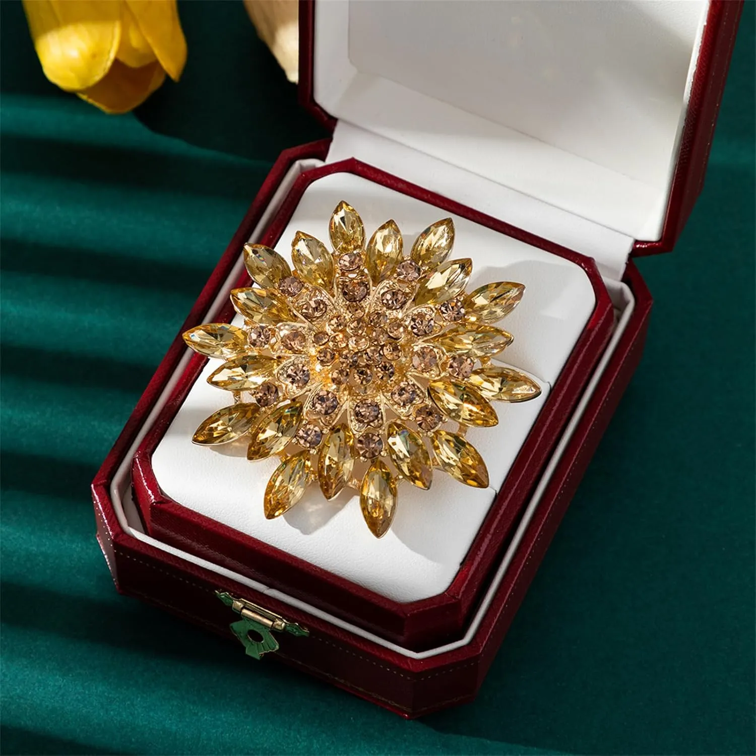 Rhinestone Sunflower Brooch Pin Red Pink Flower Brooch Stylish Crystal Brooch Elegant Clothing Hat Bag Accessories Jewerly for Women