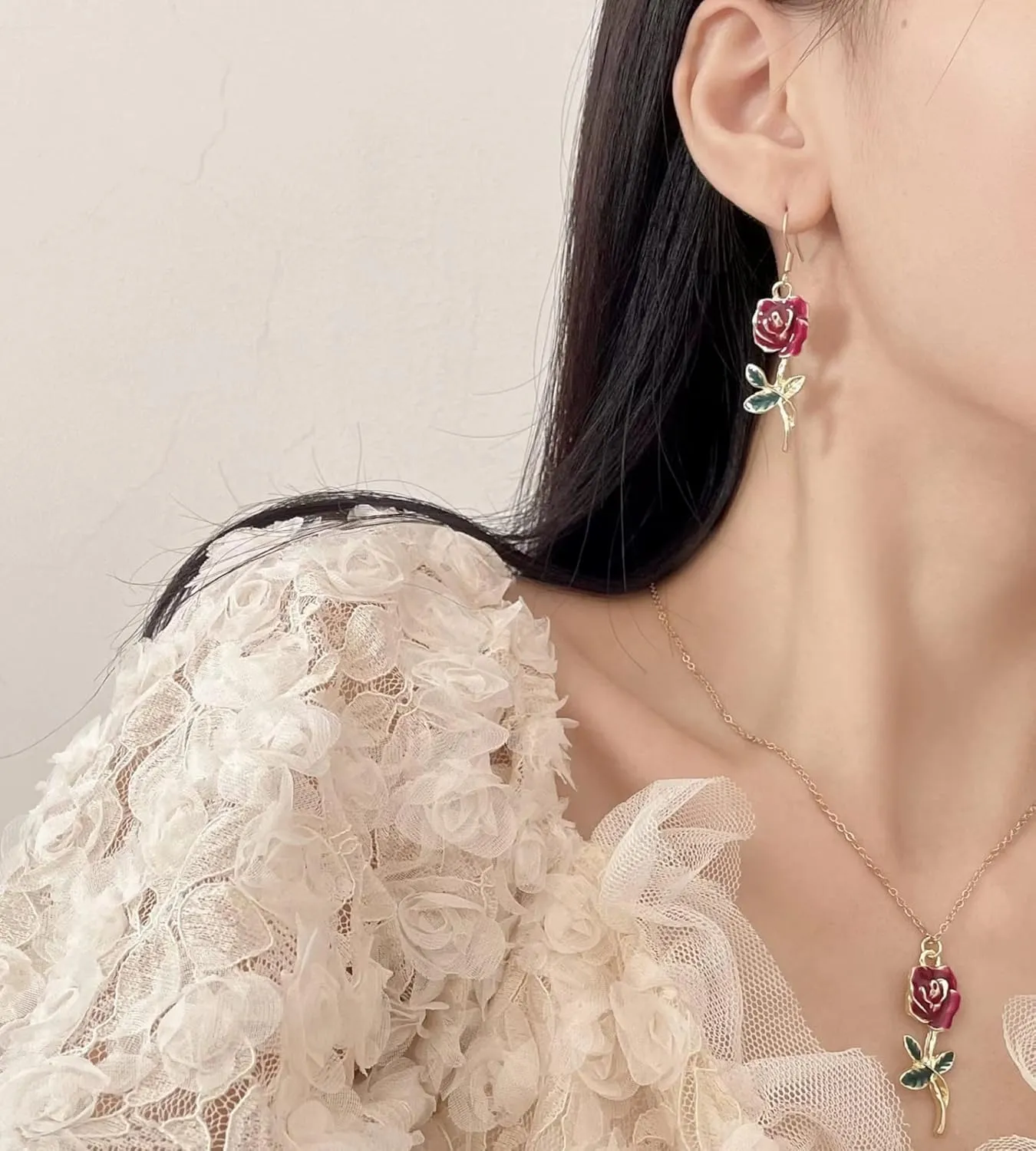 Rose Flower Earrings for Women, Fashion and Romantic Vintage Rose Pendant Earrings Precious Dainty Jewelry Gift for Women Girls Mother Wife Sister Daughte