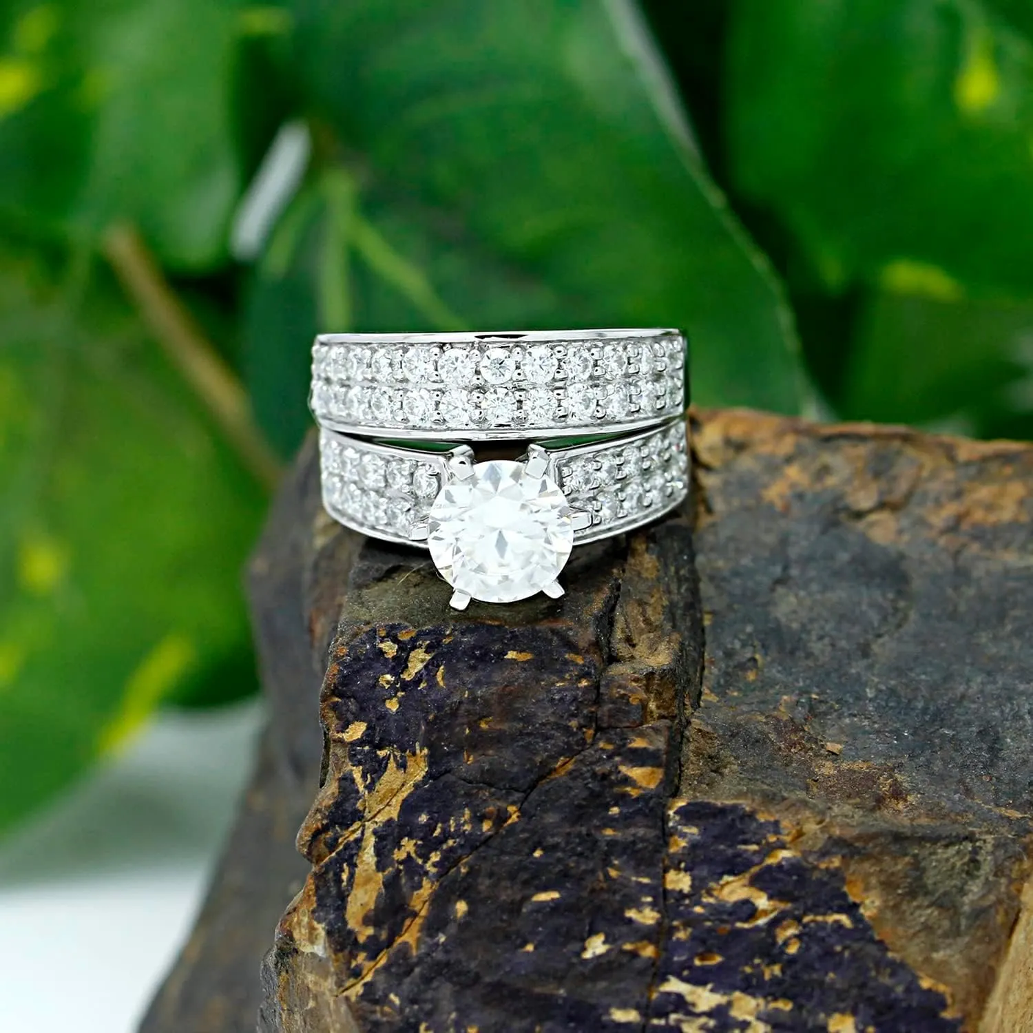 SAVEARTH DIAMONDS Engagement Ring, 7MM Round Cut Lab Created Moissanite Rings, 14K Gold Plated 925 Sterling Silver Bridal Set Rings for Women, Bridal jewelry (VVS1 Clarity 2.00 Cttw)
