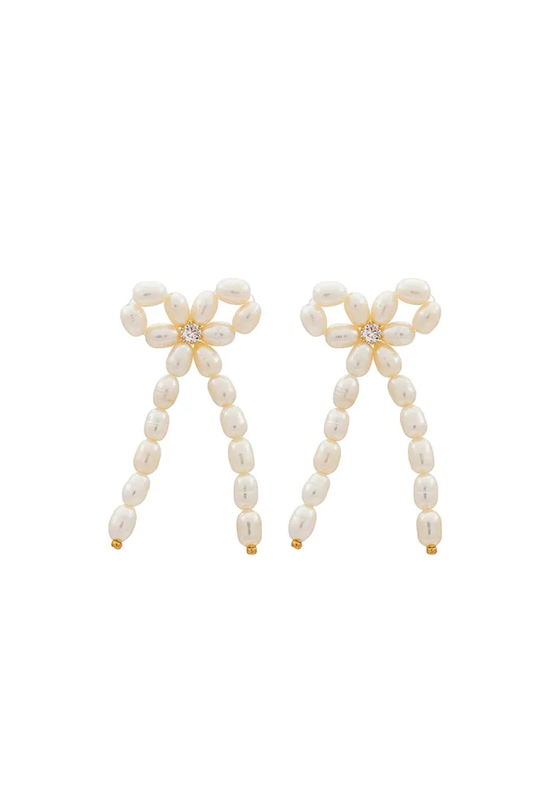 Shashi Bow Pearl Earings