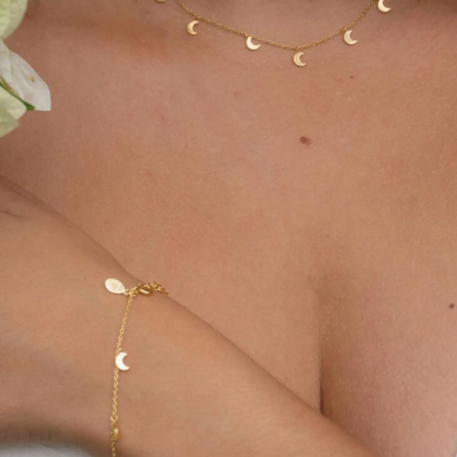 S.J JEWELRY Womens Simple Delicate Handmade 14k Gold Plated/Rose Gold Plated Dainty Circle Thin Open Circle Chain Star Choker Necklace