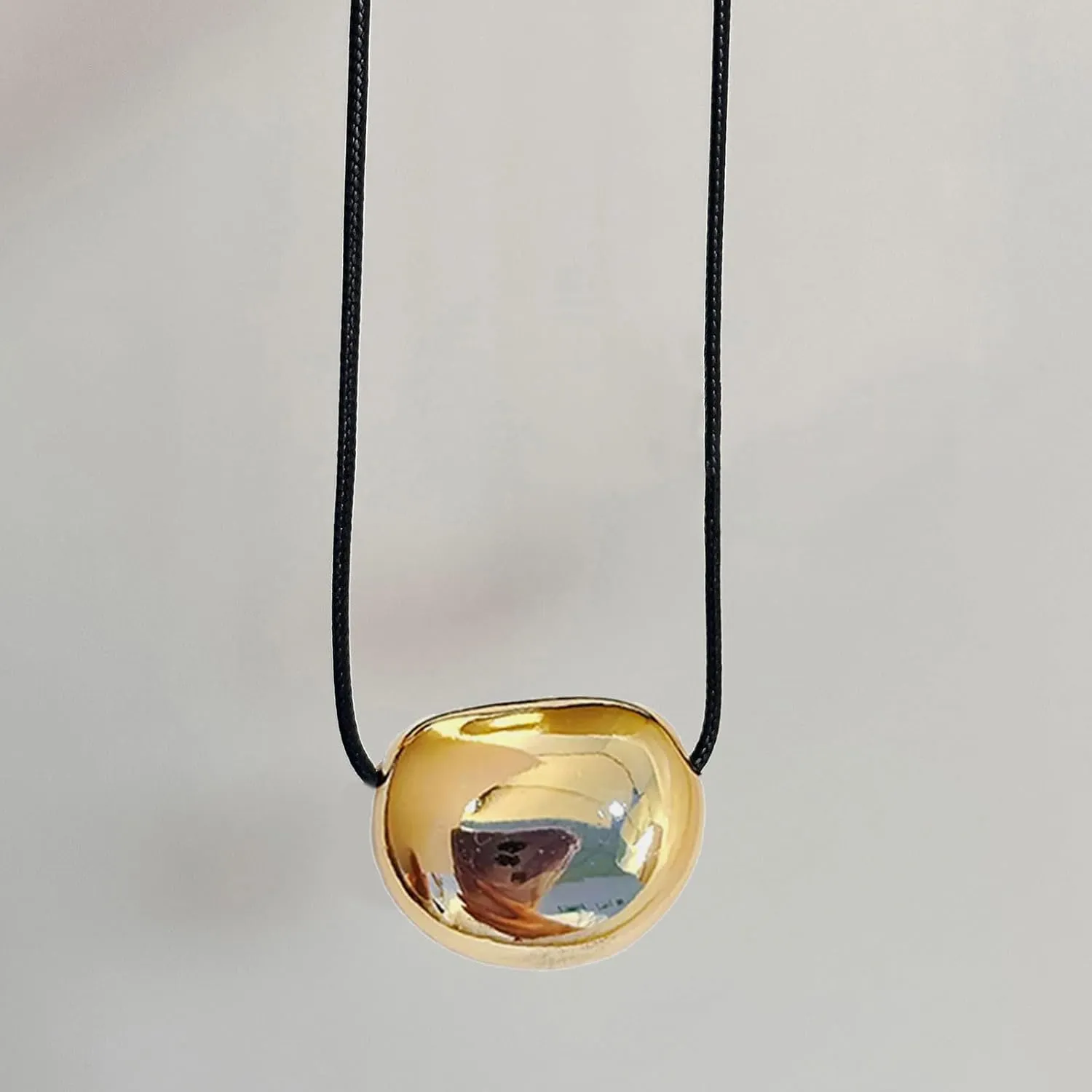 Stylish Metal Oval Shaped Neckchain Geometric Pendant Necklace Adjustable PU Leather Cord Clavicle Chain Elegant Jewelry, horizontal 1, Silver