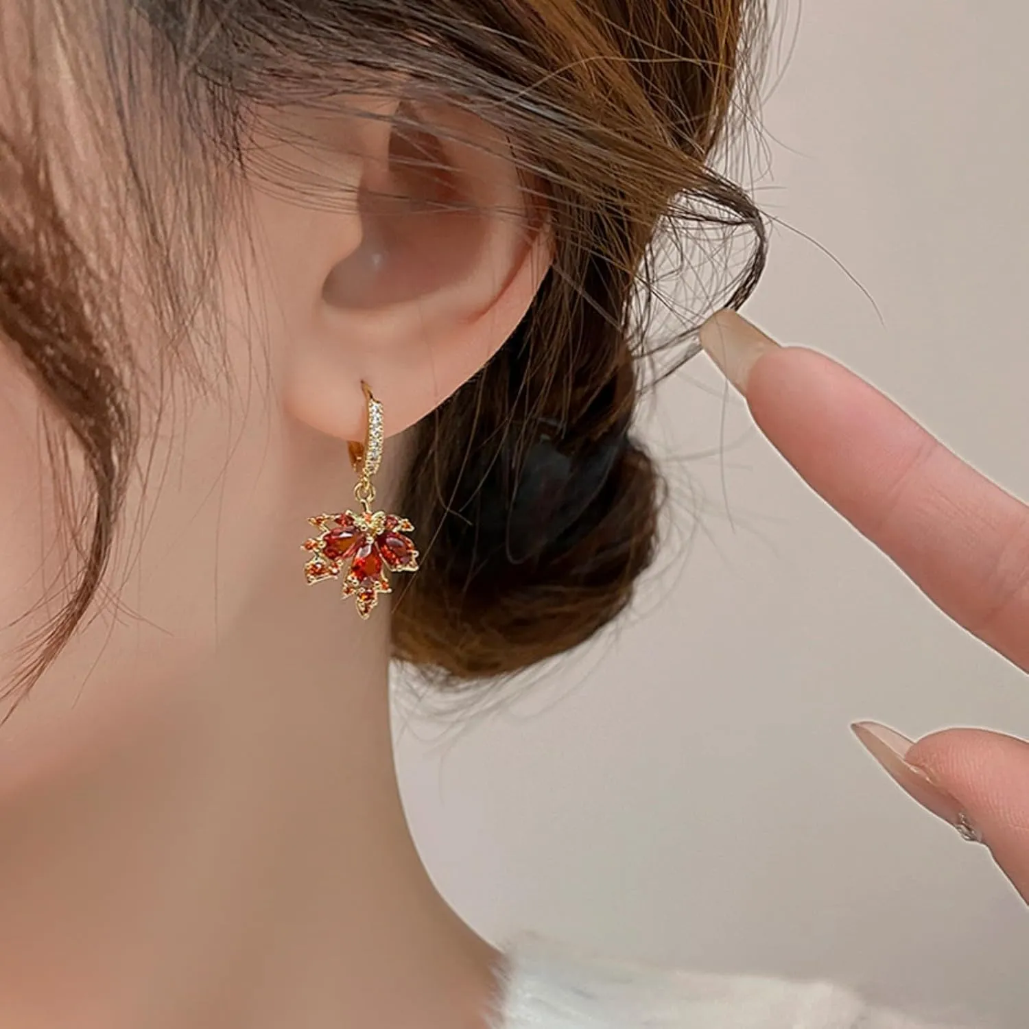 Unique Maple Leaf Dangle Drop Earrings for Women,Fashion Elegant Long Fall Earrings Sparkly Crystal Leaf Stud Earrings Hypoallergenic Party Prom Jewelry