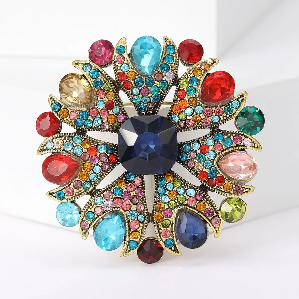 Vintage Rhinestone Flower Brooch for Women Dainty Crystal Flower Brooch Pin Stylish Crystal Brooch Elegant Clothing Hat Bag Accessories
