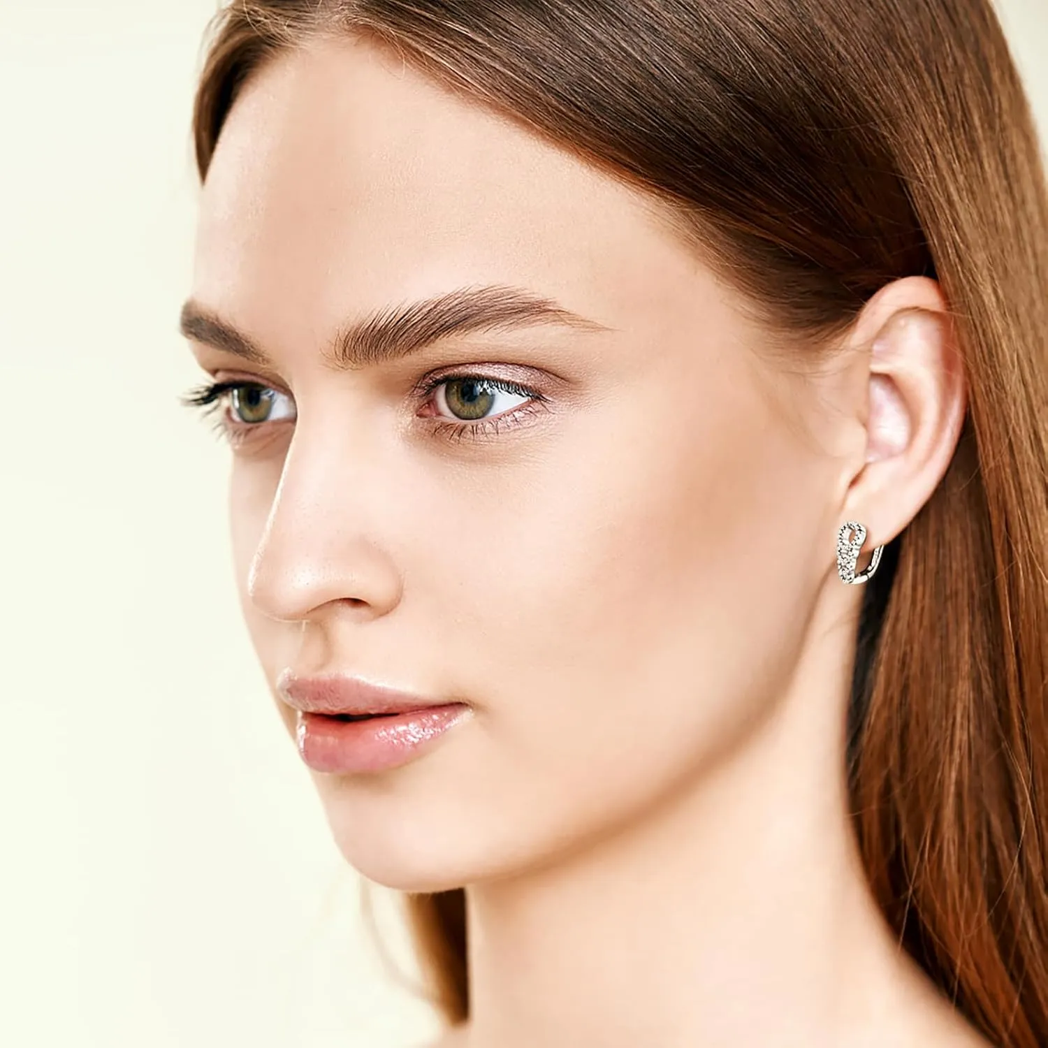 WOAINI Small Hoop Earrings in Sterling Silver with Moissanite Stones, Hypoallergenic Elegant Moissanite Huggie Hoops Dainty Earrings Gifts for Women