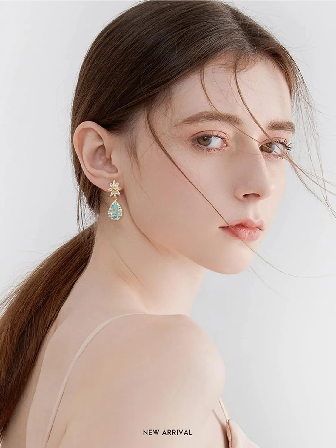 Women's Cubic Zirconia Bridal Earrings - Elegant Sterling Silver CZ Wedding Party Prom Earrings for Bride Bridesmaids Crystal Rhinestone Floral Cluster Chandelier Dangle Drop Earrings for Women Girls