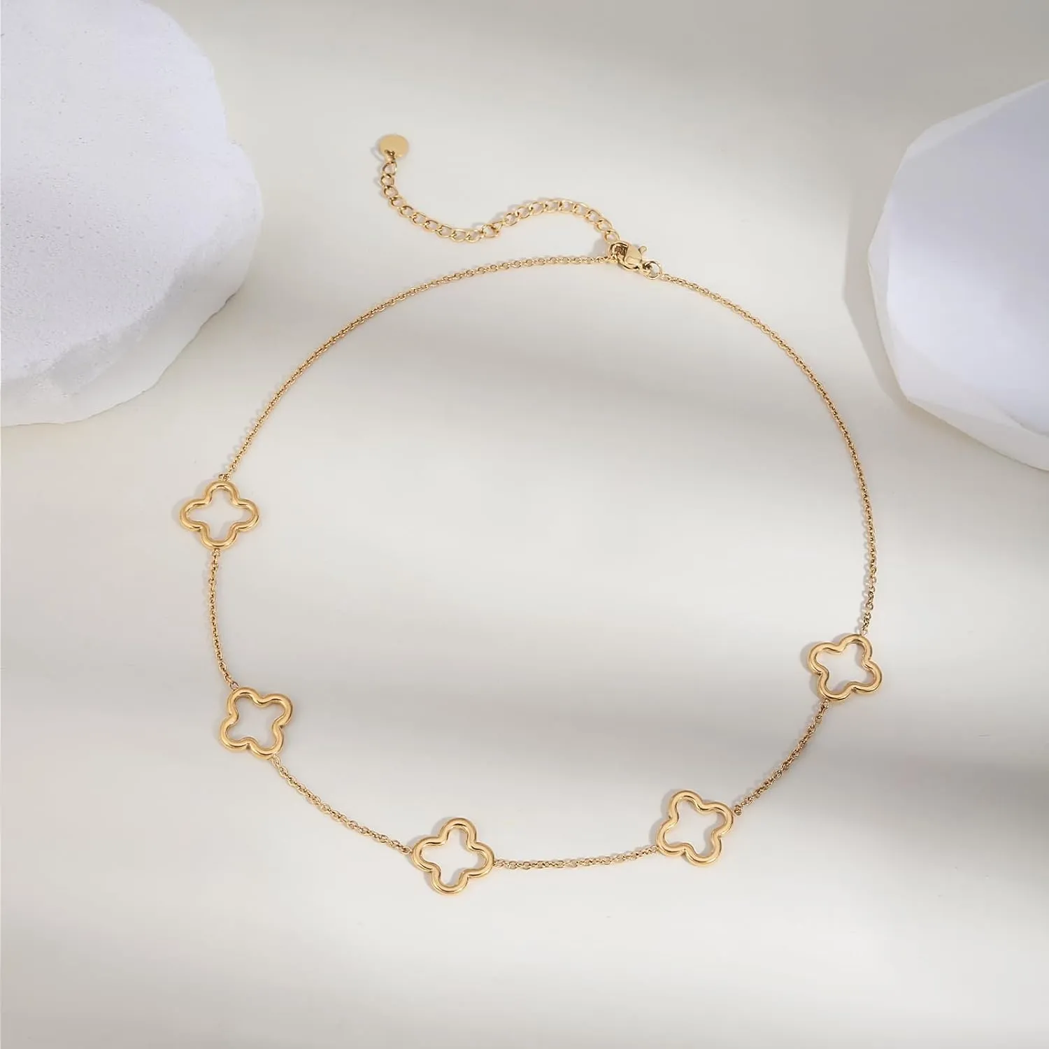 YADUDA Dainty Gold Silver Four Leaf Clover Necklace CZ Clover Pendant Station Necklaces for Women 18K Gold Plated Stainless Steel Lucky 4 Leaf Pendant Jewelry