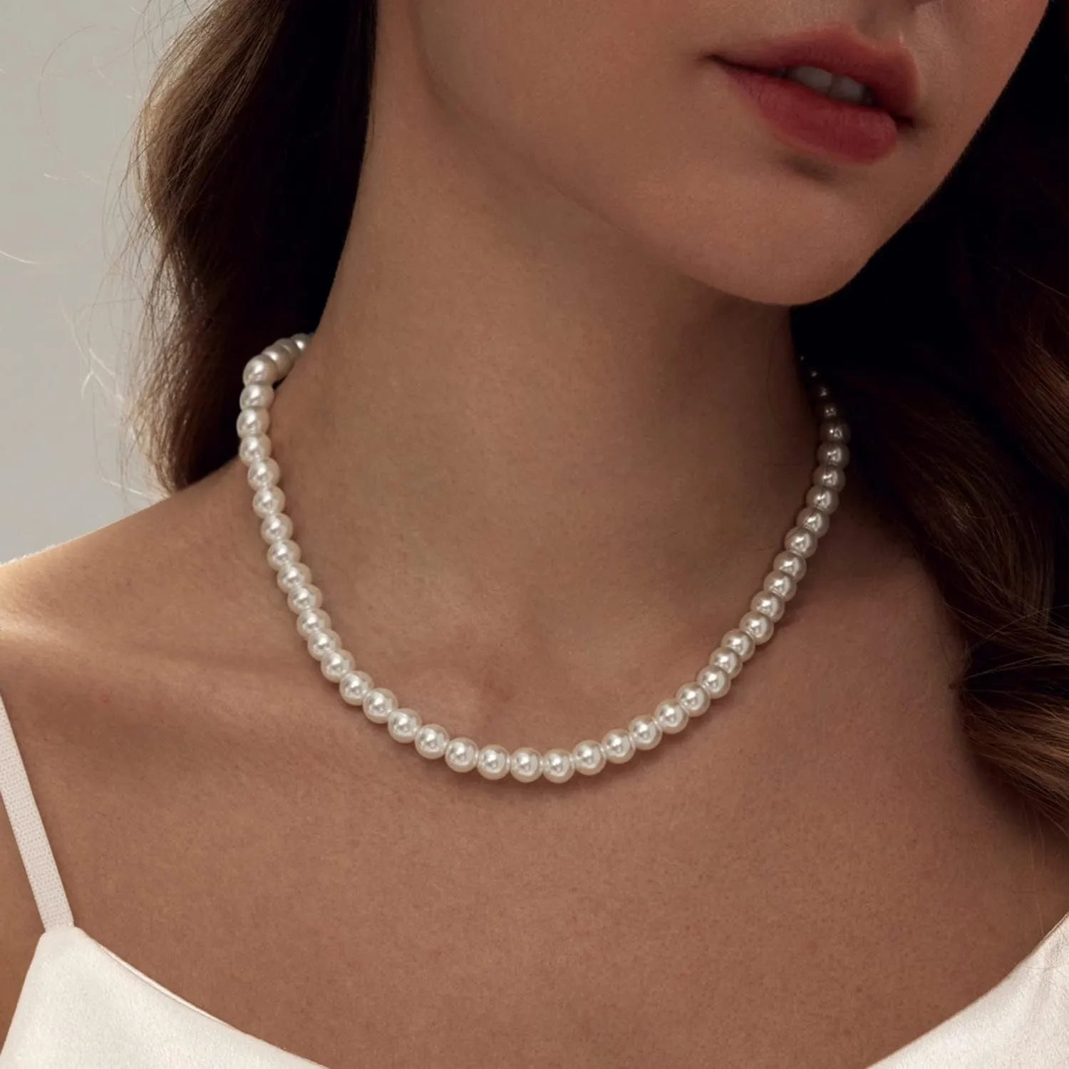 Zeffy Pearl Necklace 8MM Dainty Round Imitation Pearl Choker Necklace Wedding Pearl Necklace Delicate Jewelry for Women Simple Bridesmaid Jewelry Gifts